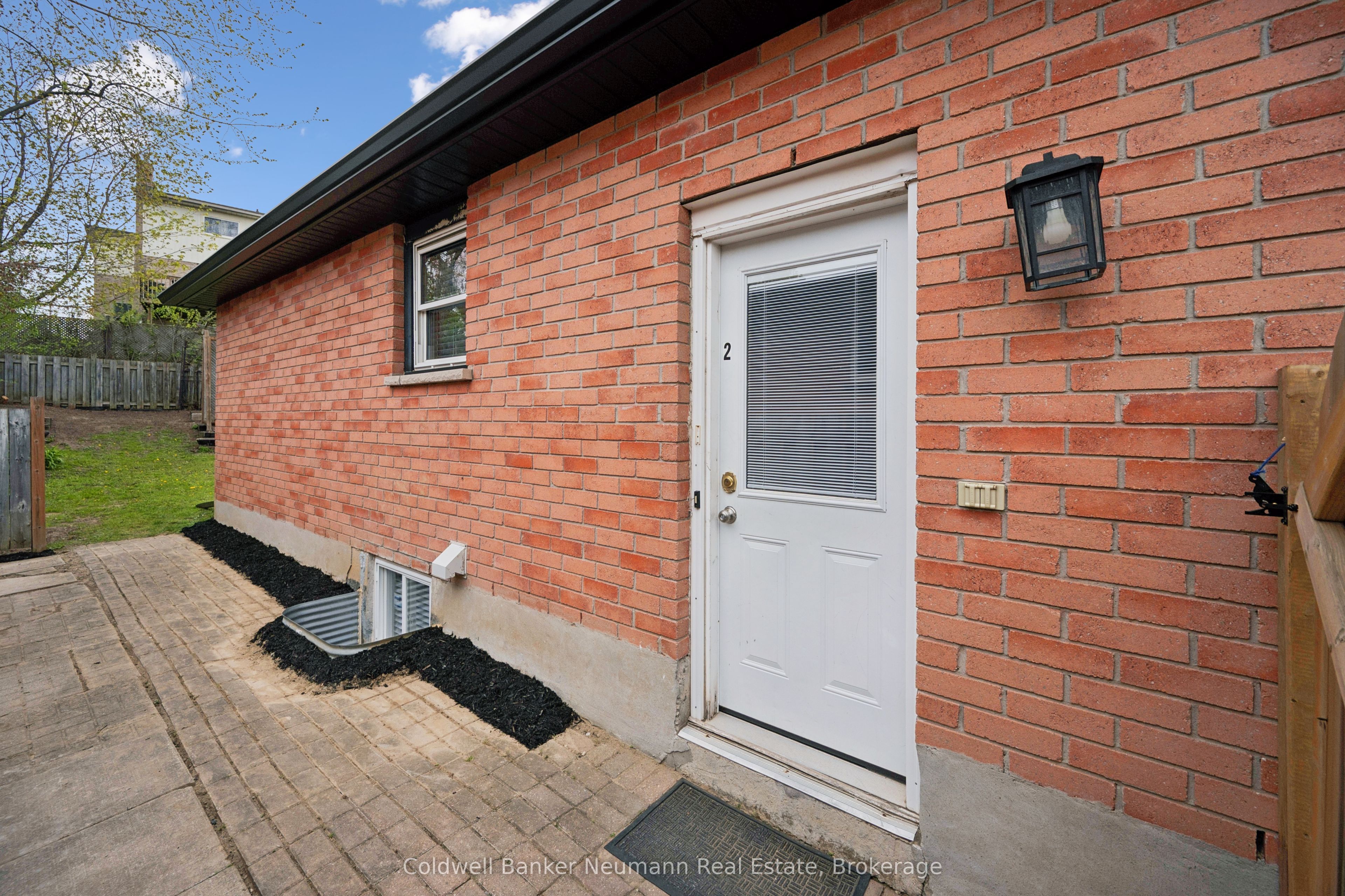 364 Imperial Road S 2, Guelph, ON N1K 1L4 photo 2