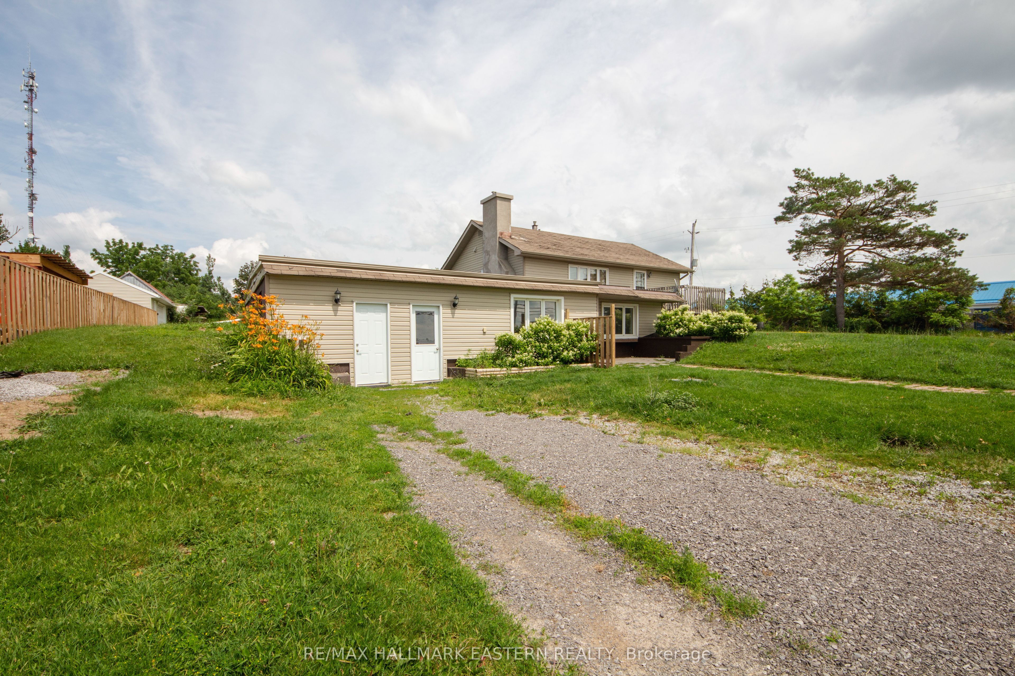 1624 Chemong Road, Selwyn, ON K9J 6X2 photo 2
