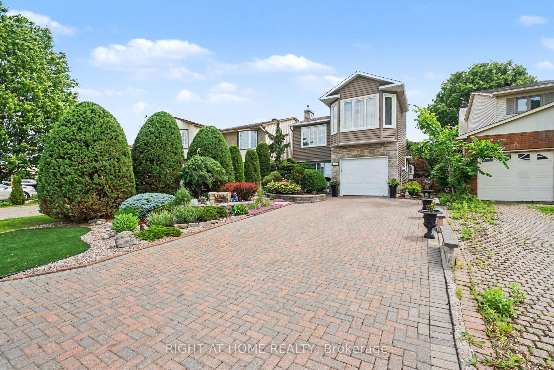 1484 Meadowbrook Road, Cyrville - Carson Grove - Pineview, ON K1B 5C3 photo 2