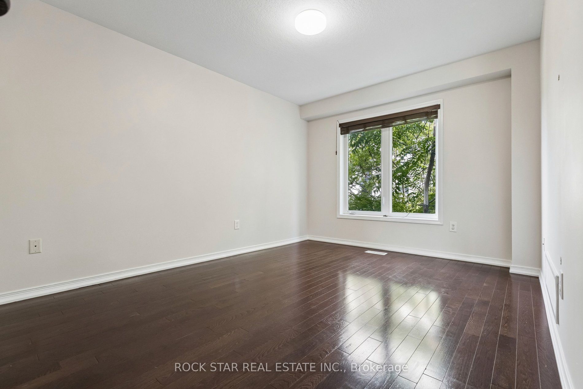 111 Bloomington Drive, Cambridge, ON N1P 1J6 photo 5