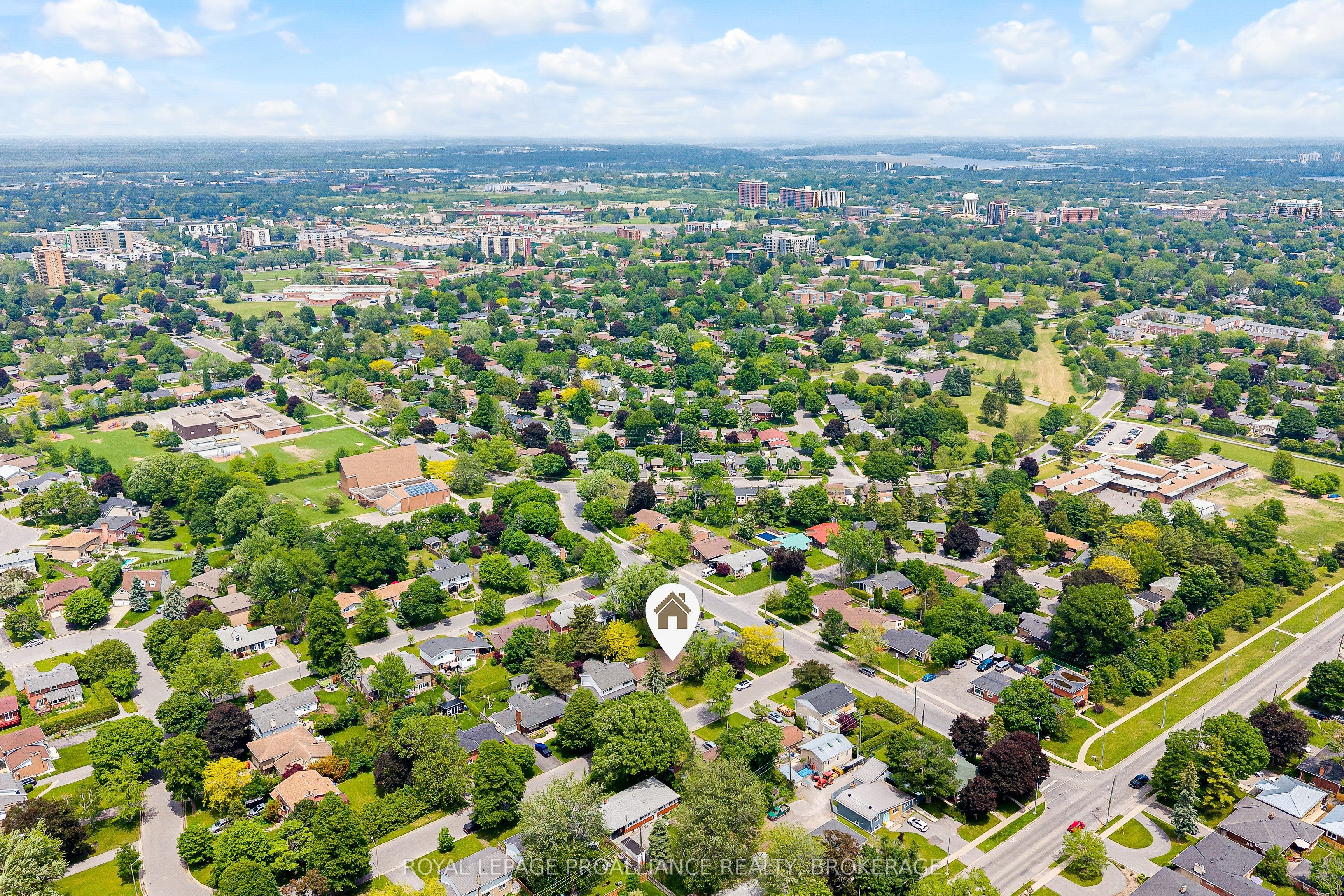 5 Watts Crescent, Kingston, ON K7M 2P4 photo 3