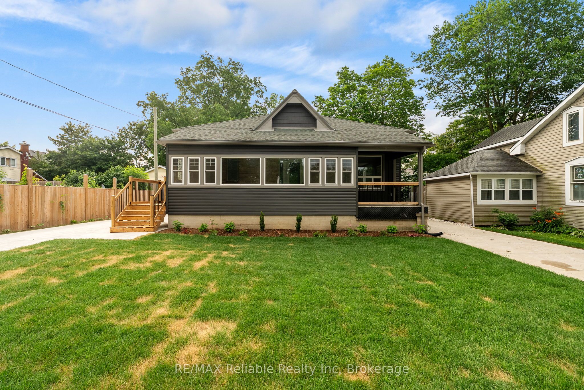 12 Jarvis Street N, Huron East, ON N0K 1W0