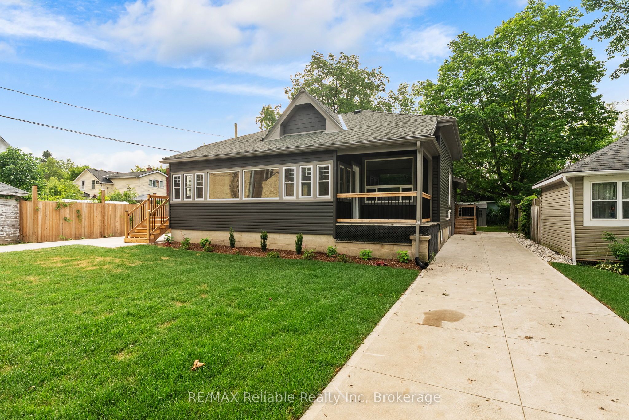 12 Jarvis Street N, Huron East, ON N0K 1W0 photo 3