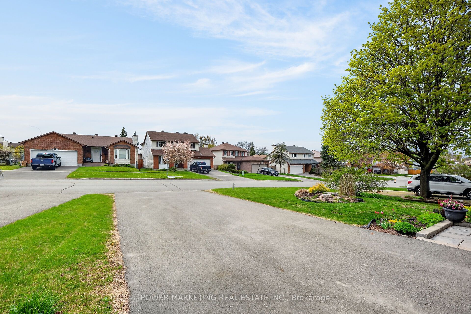 6451 VISENEAU Drive, Orleans - Convent Glen and Area, ON K1C 5H1 photo 3