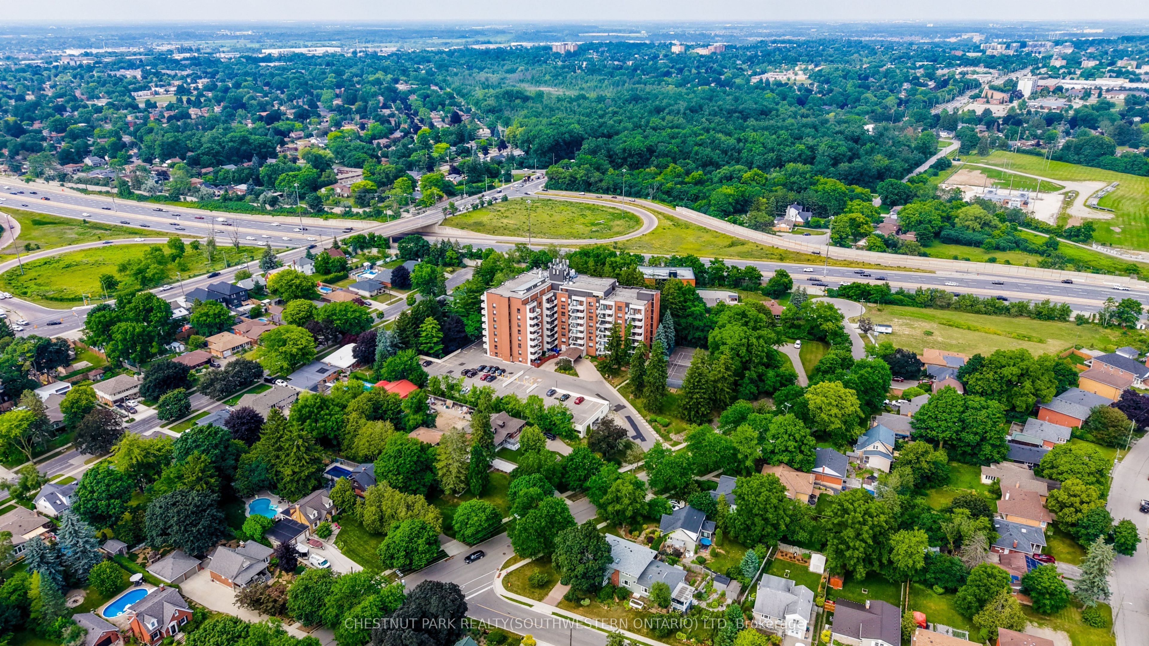 260 Sheldon Avenue N 401, Kitchener, ON N2H 6P2 photo 2