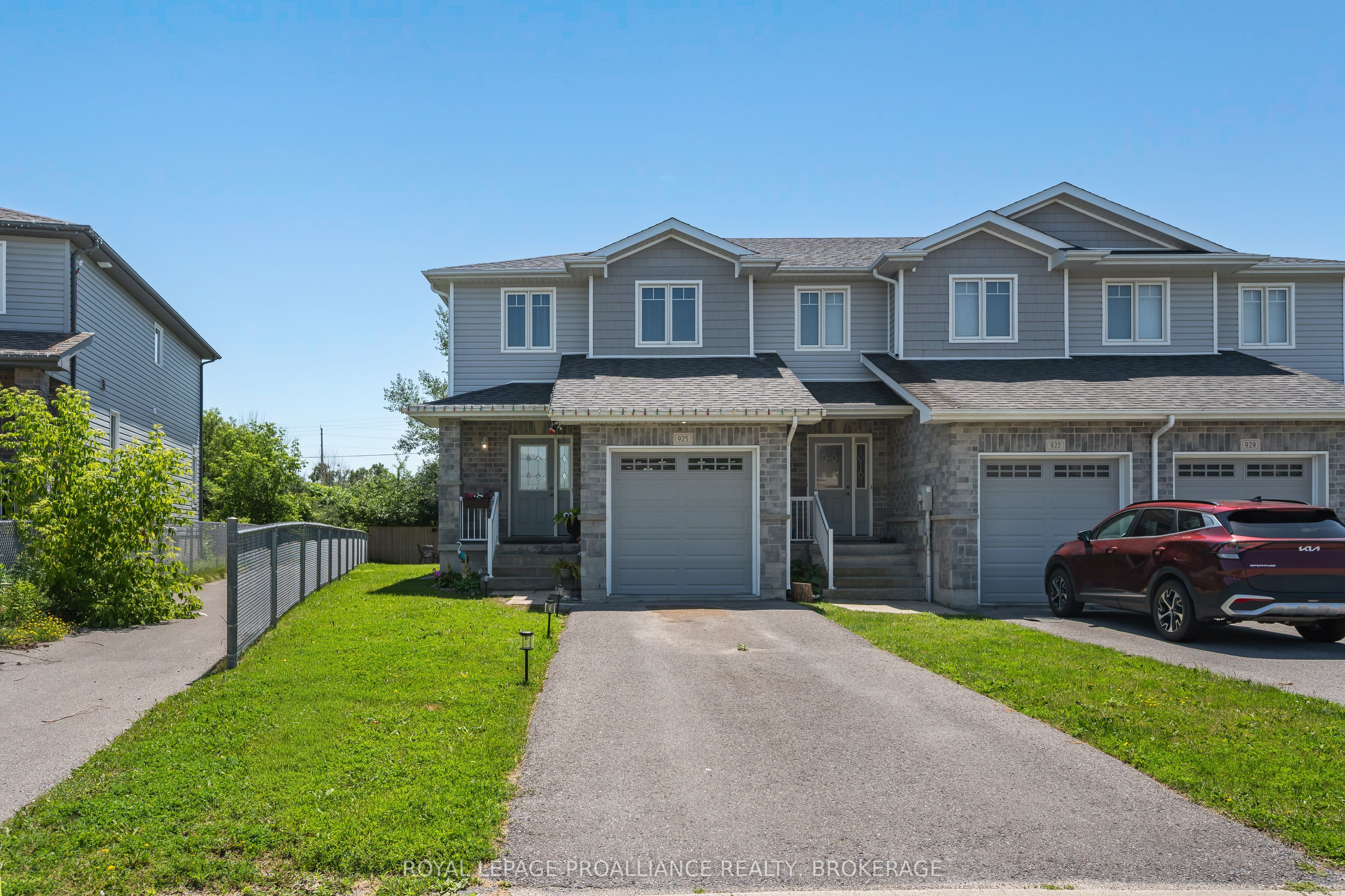 925 Blossom Street, Kingston, ON K7P 0N2 photo 2