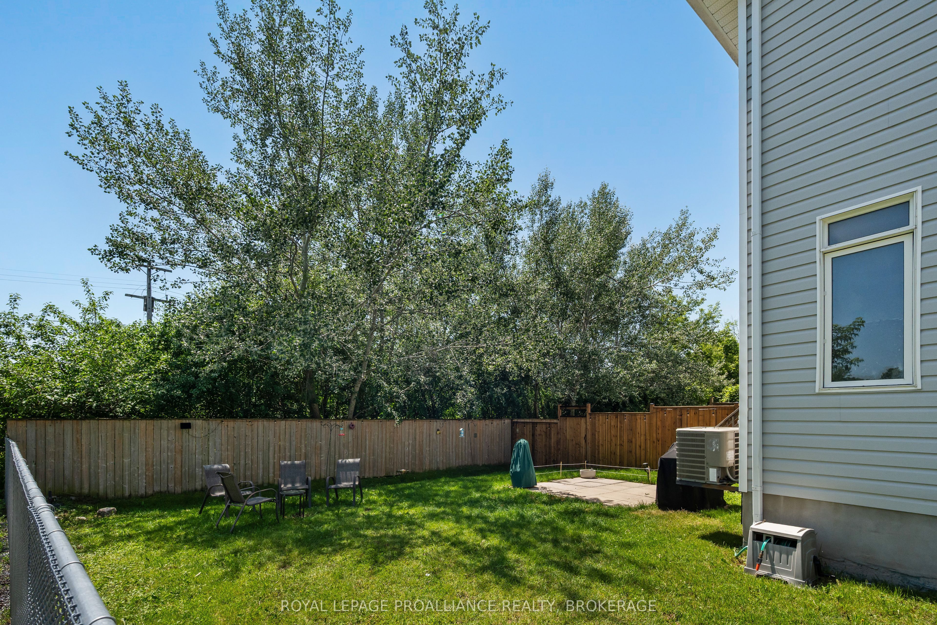 925 Blossom Street, Kingston, ON K7P 0N2 photo 4