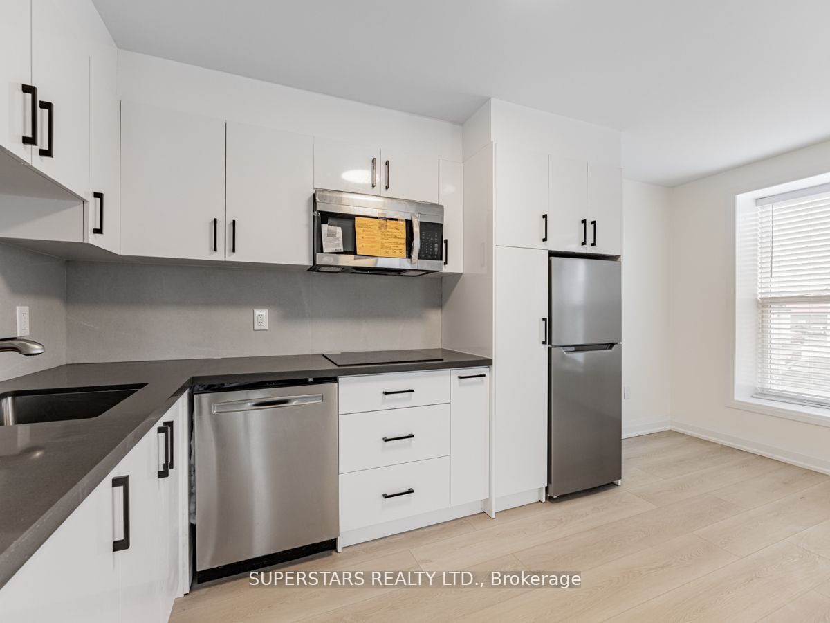 36 Lindsay Street S #2, Kawartha Lakes, ON K9V 2L8 photo 2