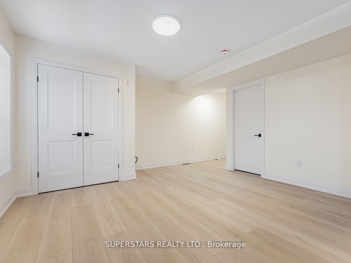 36 Lindsay Street S #2, Kawartha Lakes, ON K9V 2L8 photo 4