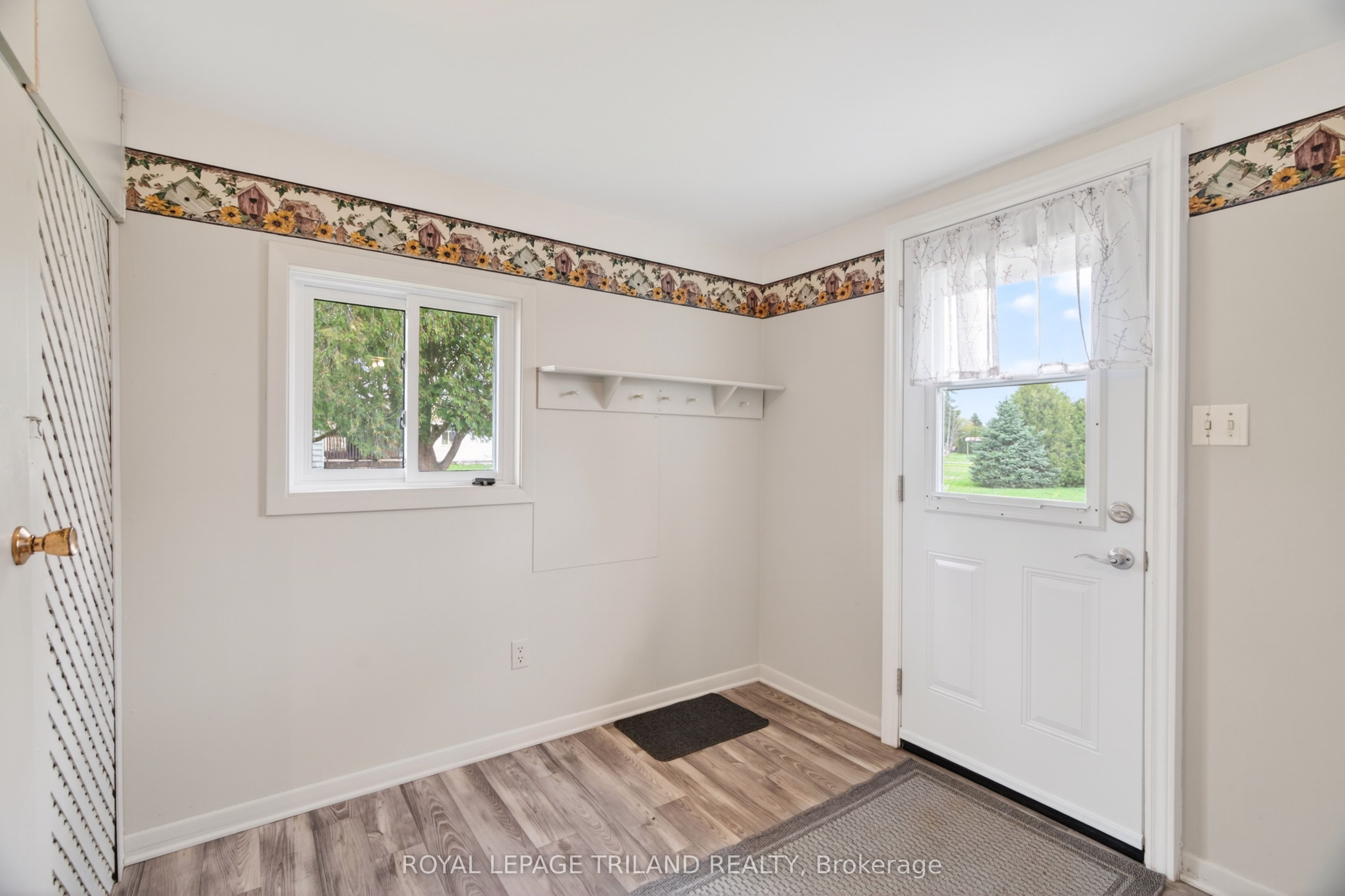 64 Wellington Avenue, Southwest Middlesex, ON N0L 1A0 photo 5