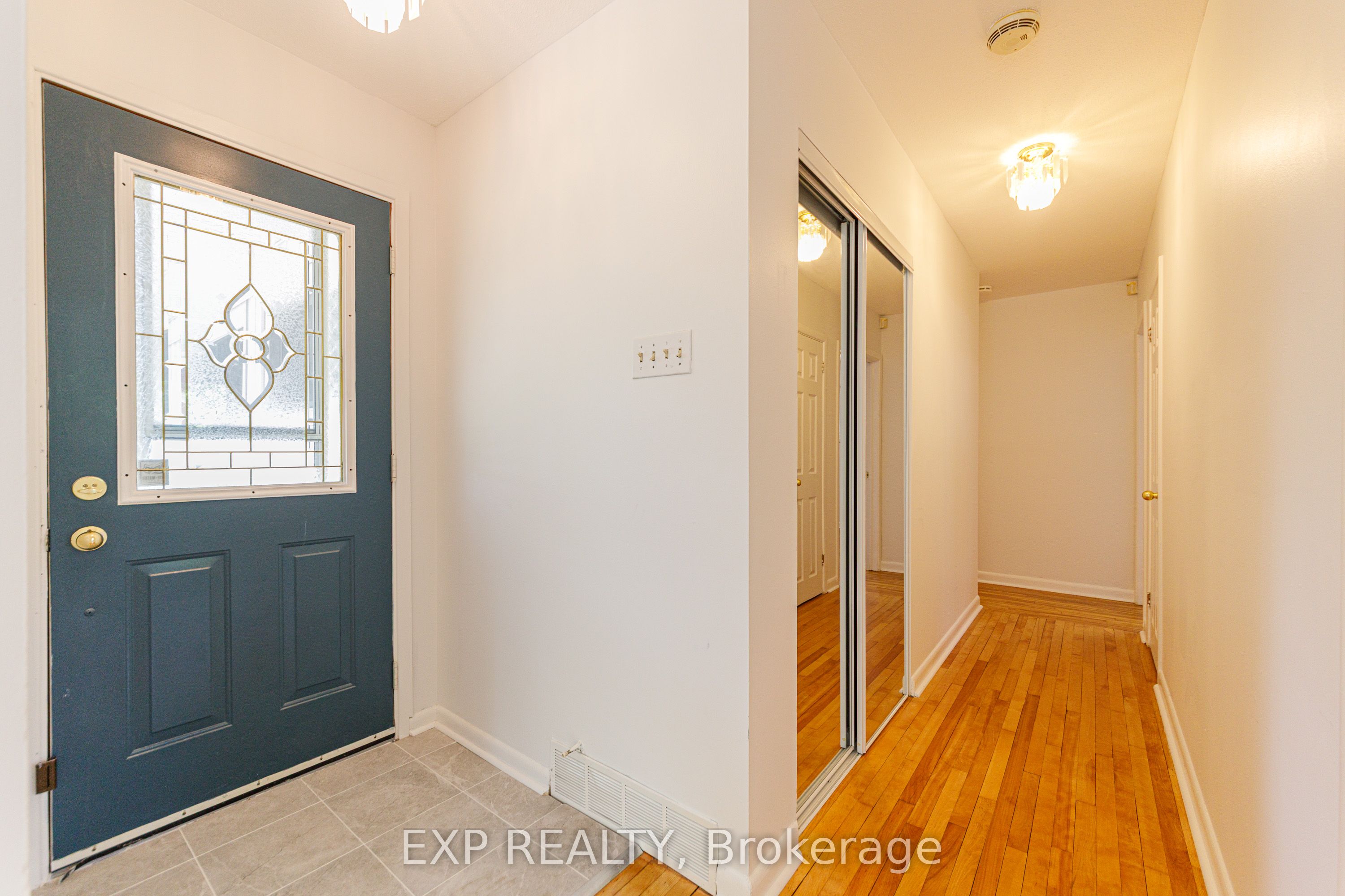 2097 Kingsley Road, Parkway Park - Queensway Terrace S and Area, ON K2C 2X6 photo 5