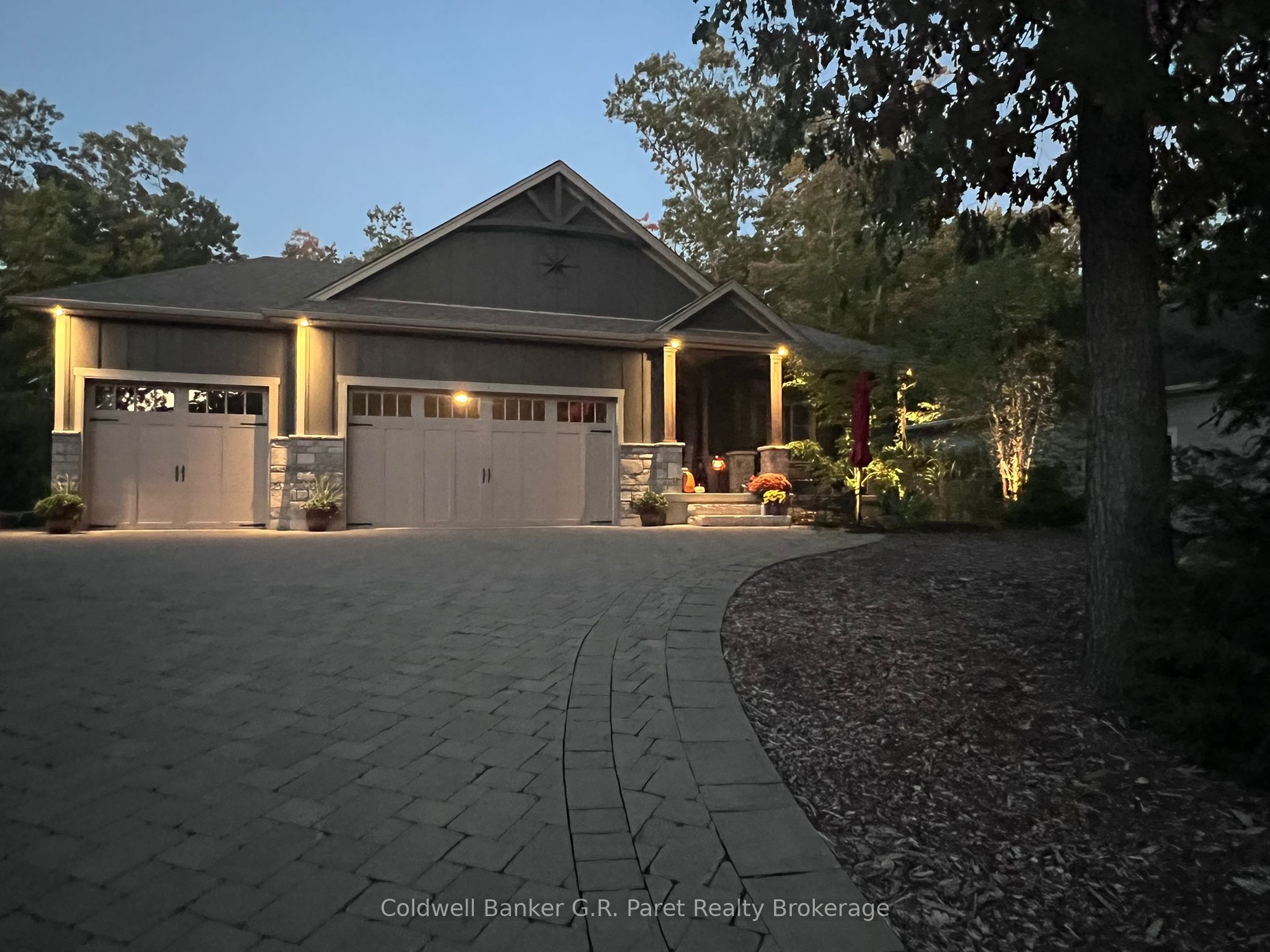 10151 Pinery Bluffs Road, Lambton Shores, ON N0M 1T0 photo 2