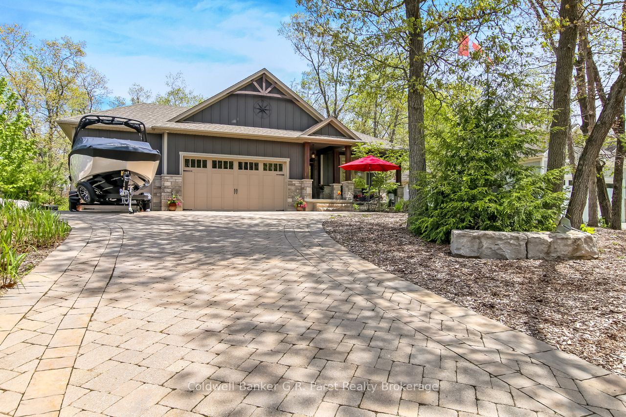 10151 Pinery Bluffs Road, Lambton Shores, ON N0M 1T0 photo 3