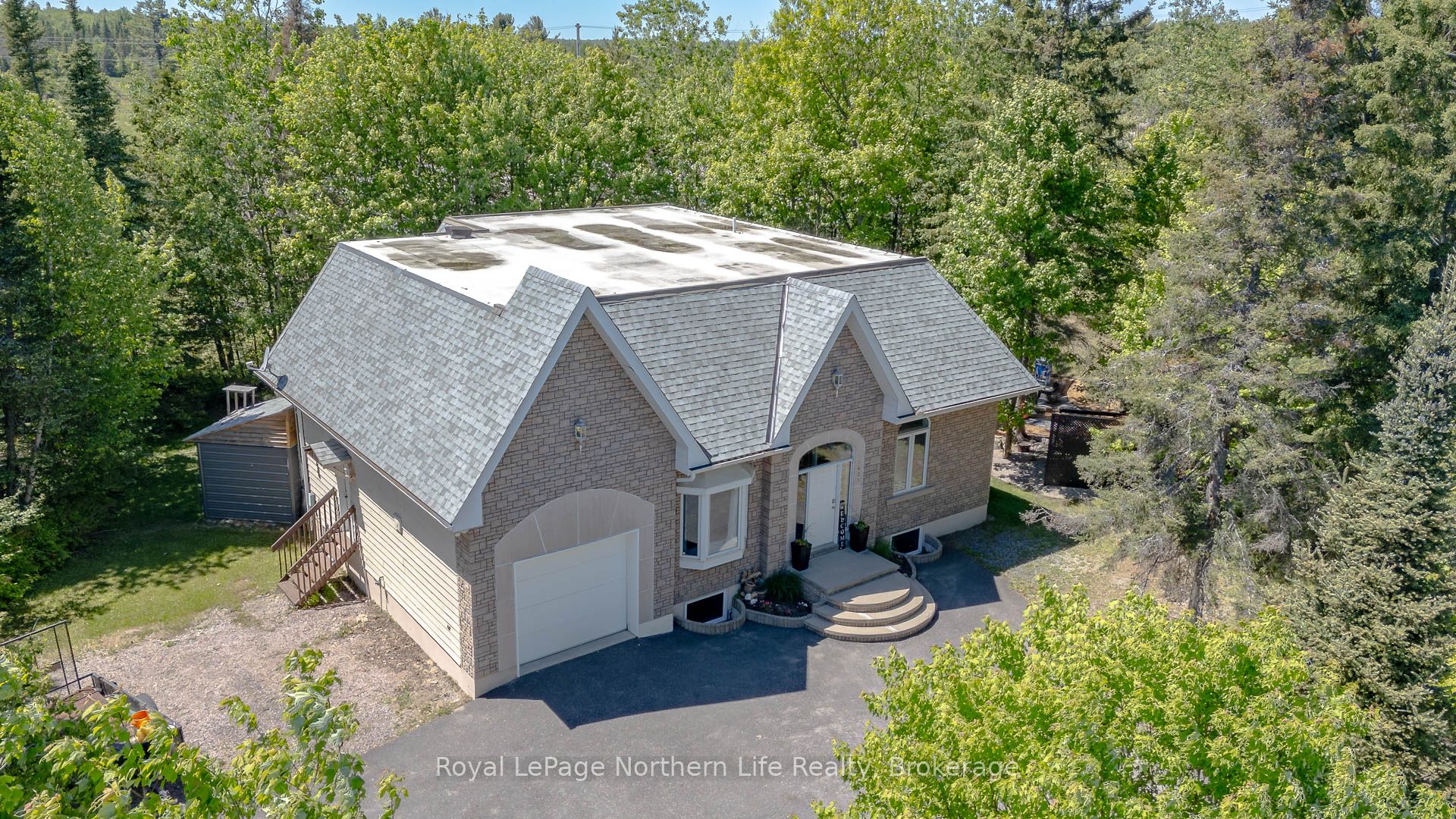 421 Collins Drive, North Bay, ON P1B 8G3 photo 2