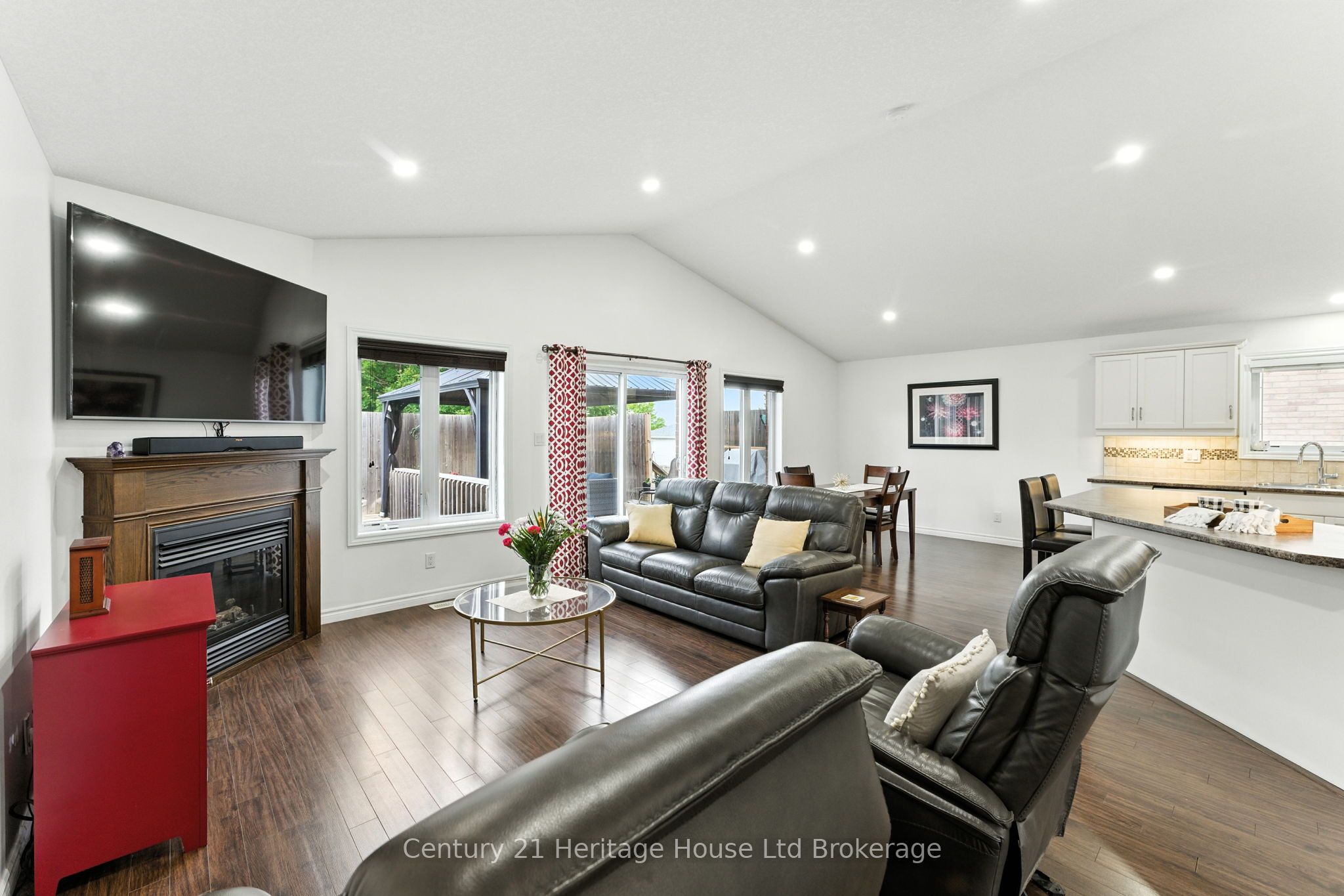 107 Applewood Street, Blandford-Blenheim, ON N0J 1S0 photo 3