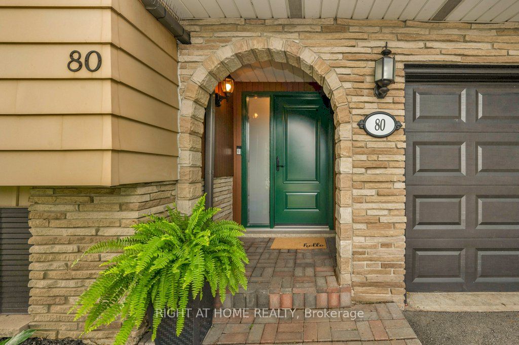 80 Heatherdale Place, Hamilton, ON L9C 6N9 photo 2
