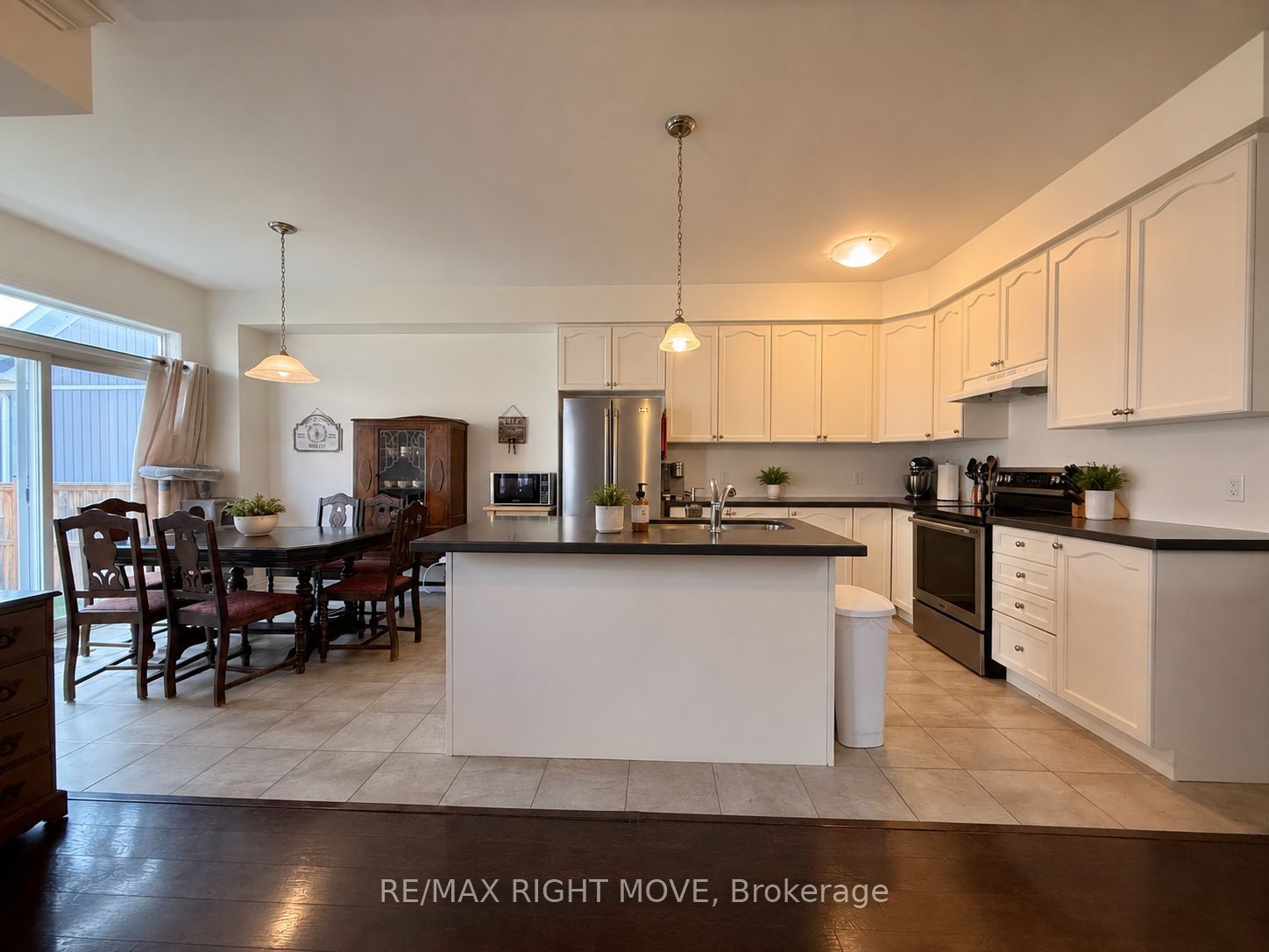 41 Primeau Crescent, Kawartha Lakes, ON K9V 0M6 photo 2