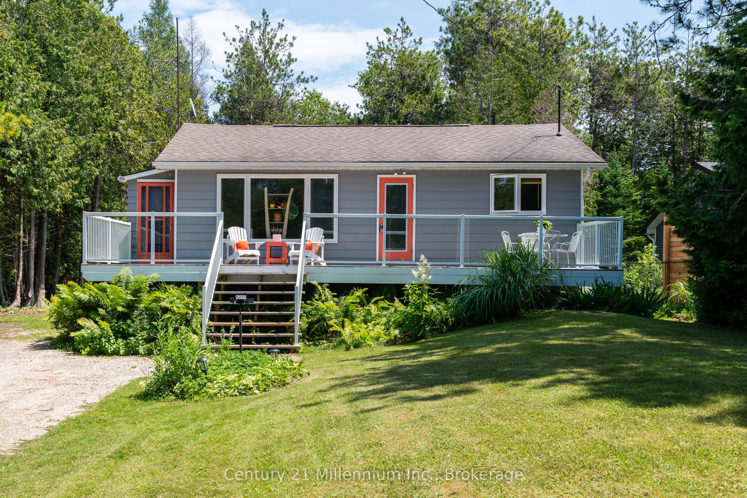 553 Bay Street, South Bruce Peninsula, ON N0H 2T0 photo 2