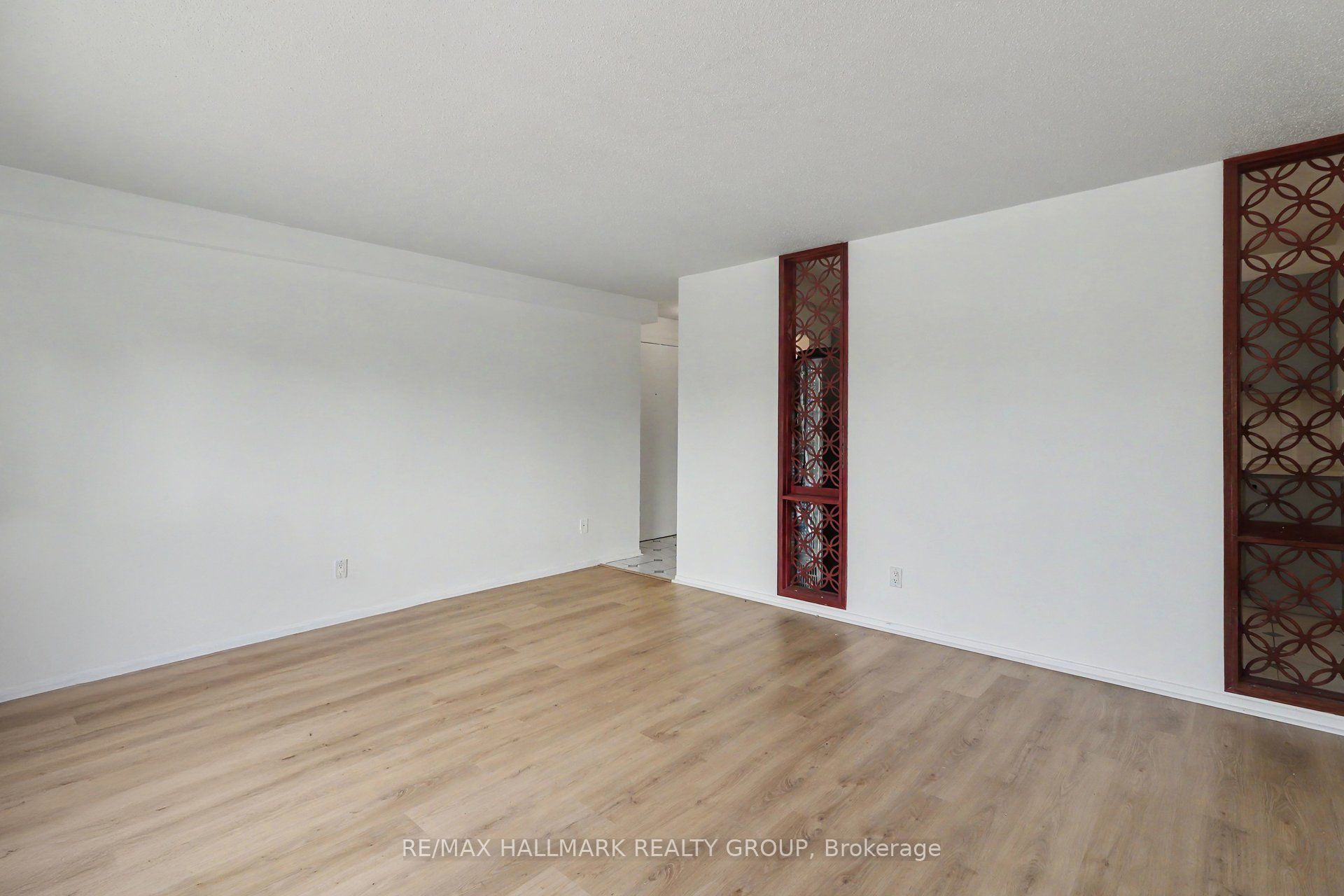 900 Elmsmere Road 8, Beacon Hill North - South and Area, ON K1J 7T6 photo 4
