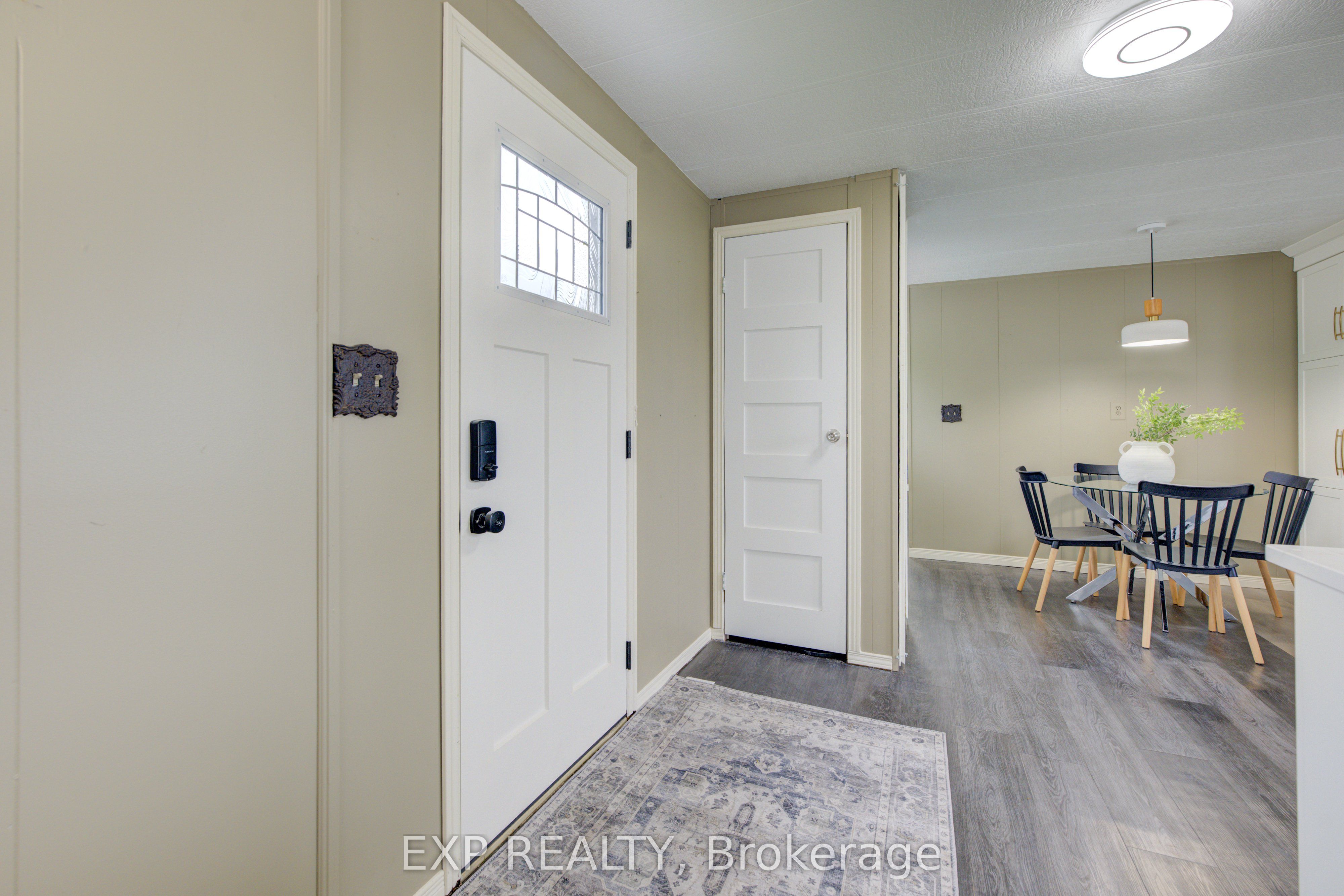 84 Wellington Street S 7, Mapleton, ON N0G 1P0 photo 3