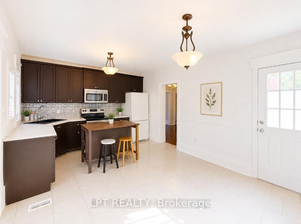 219 Erie Avenue, Brantford, ON N3S 2H1 photo 4
