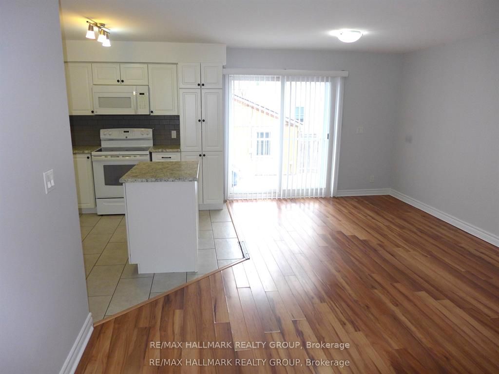 216 Carillon Street 3, Vanier and Kingsview Park, ON K1L 5X8 photo 3