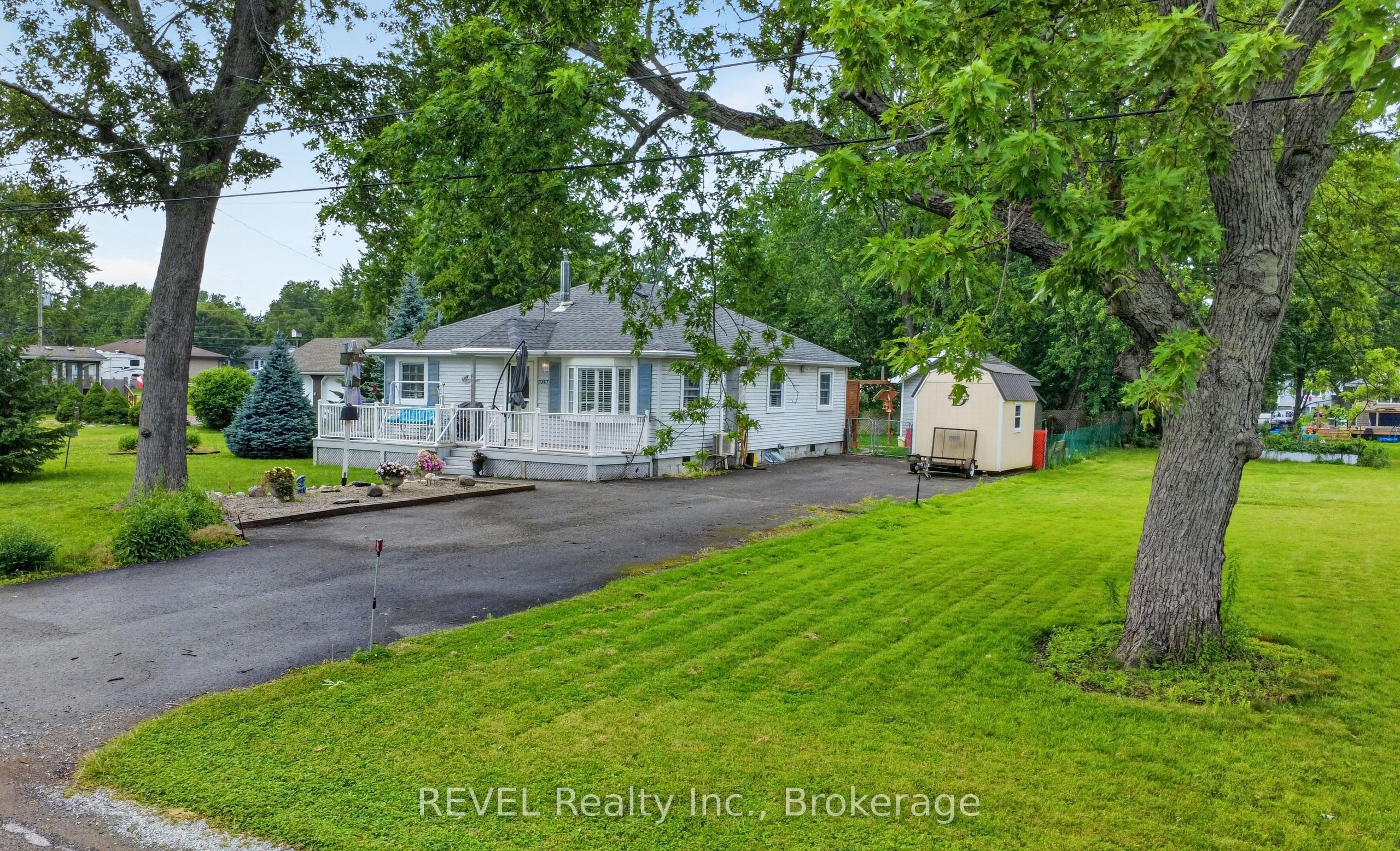 3262 Young Avenue, Fort Erie, ON L0S 1N0 photo 2