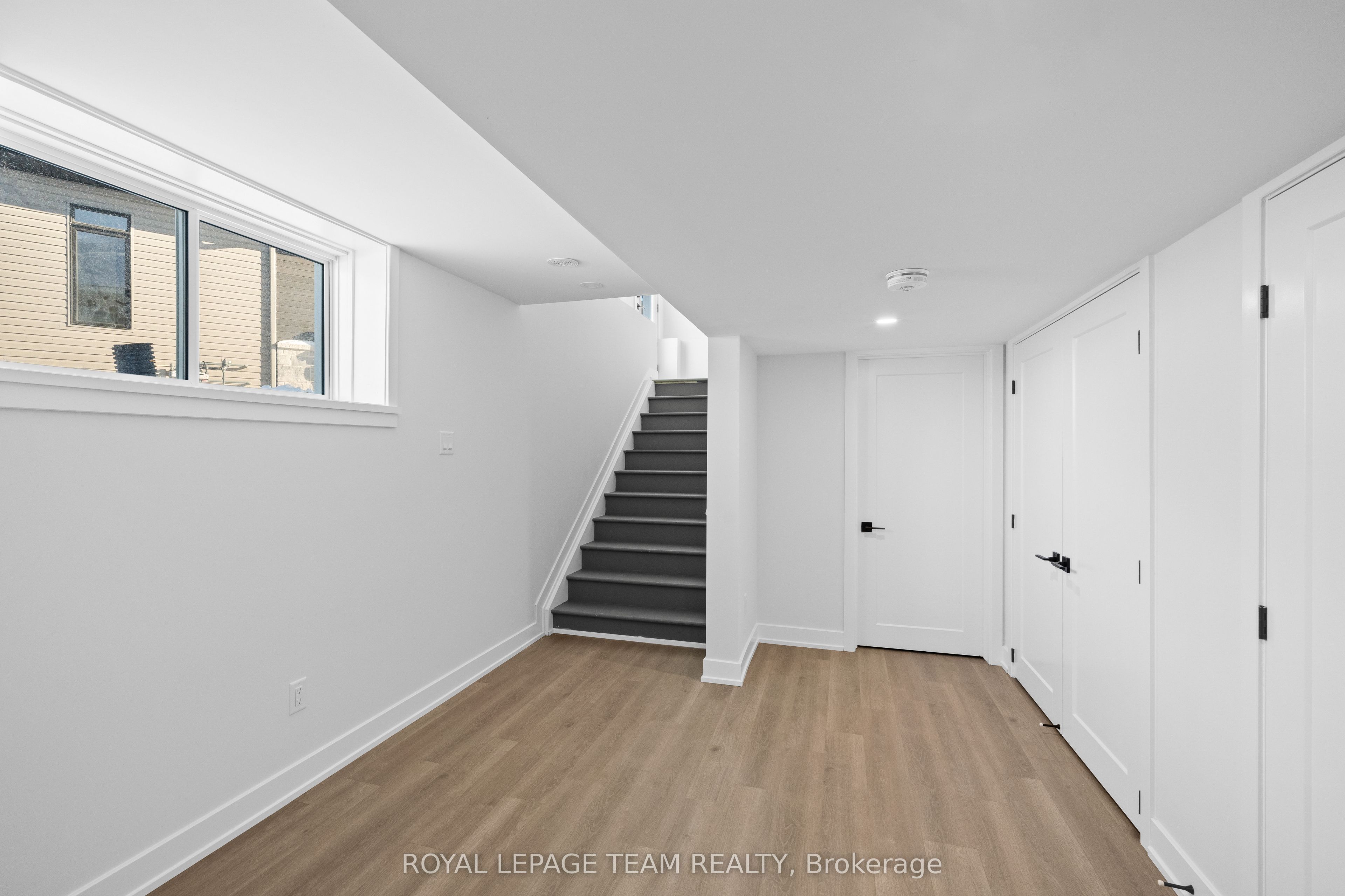 1120 Moore Street 1, Brockville, ON K6V 0H2 photo 5