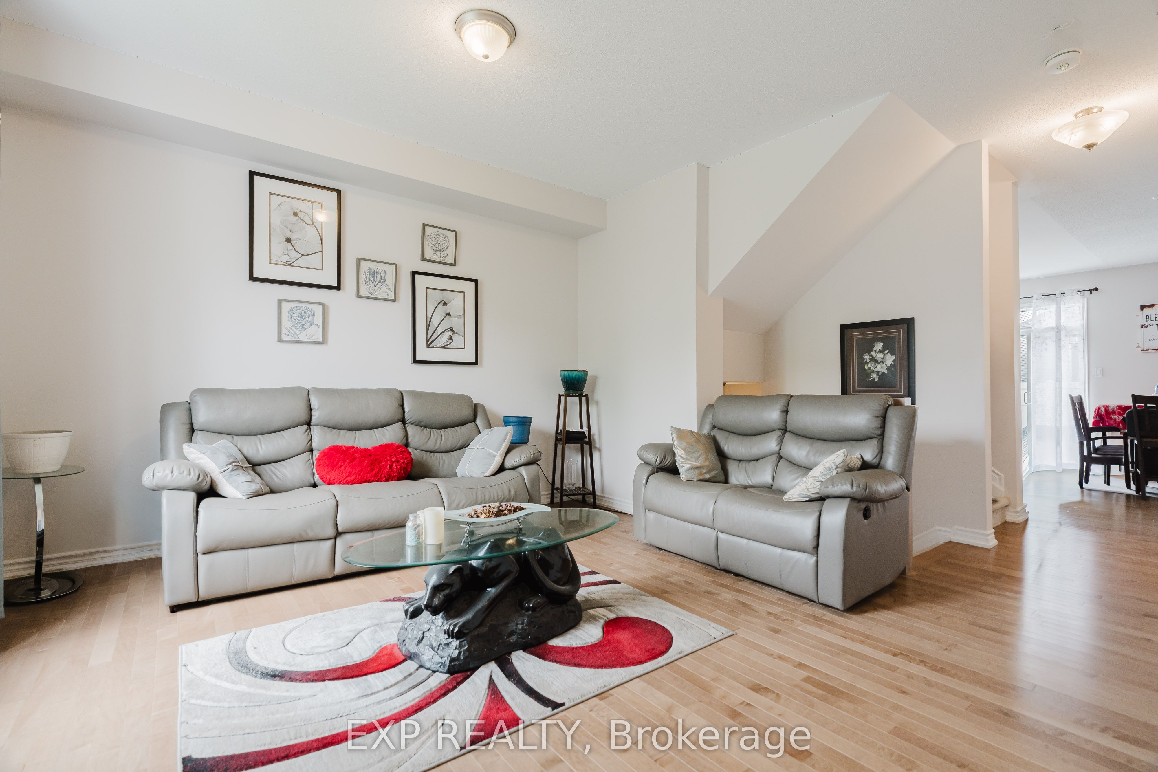 30 Coppermine Street, Barrhaven, ON K2J 6P6 photo 2