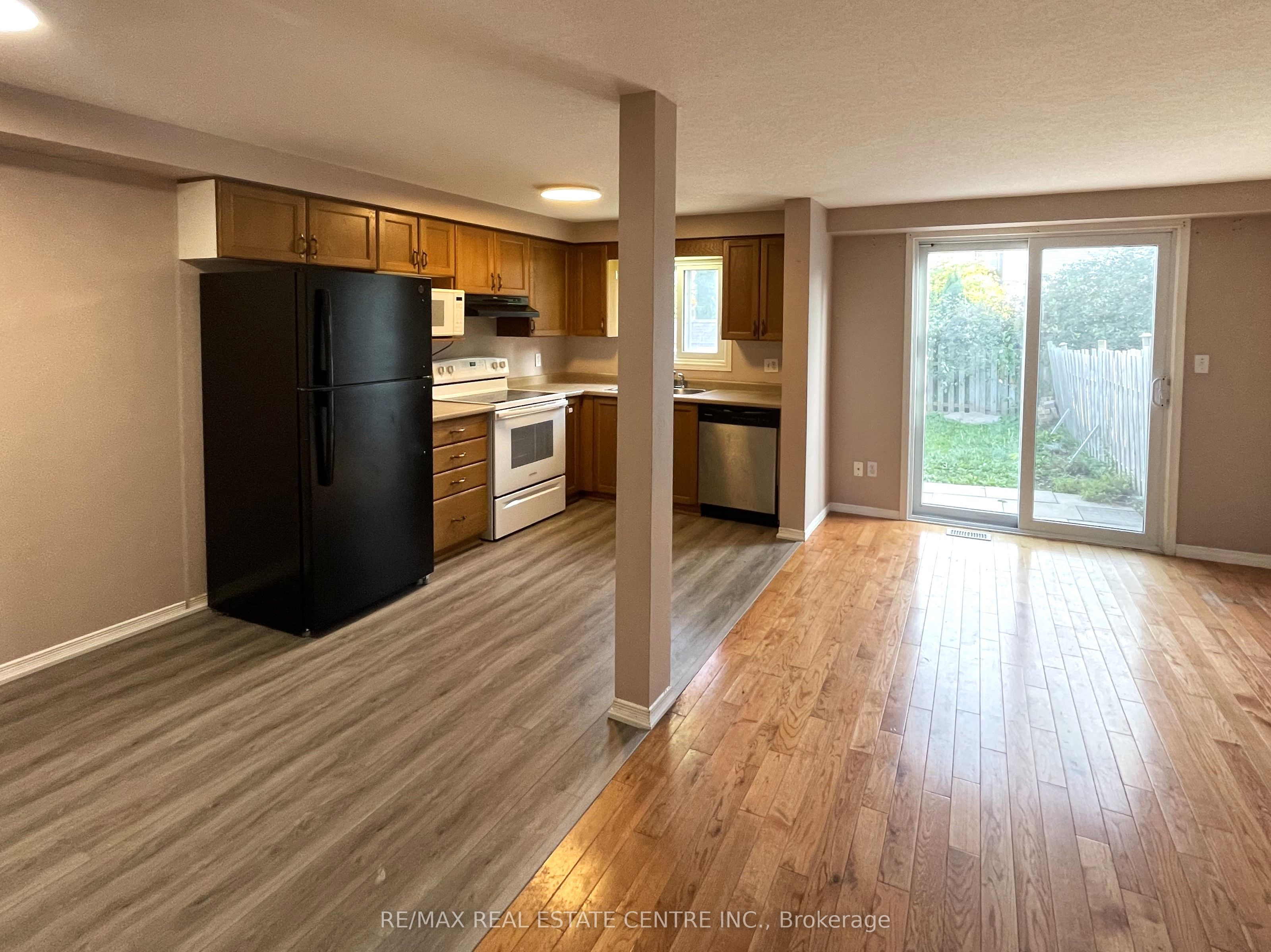 300 Activa Avenue, Waterloo, ON N2E 3V1 photo 3
