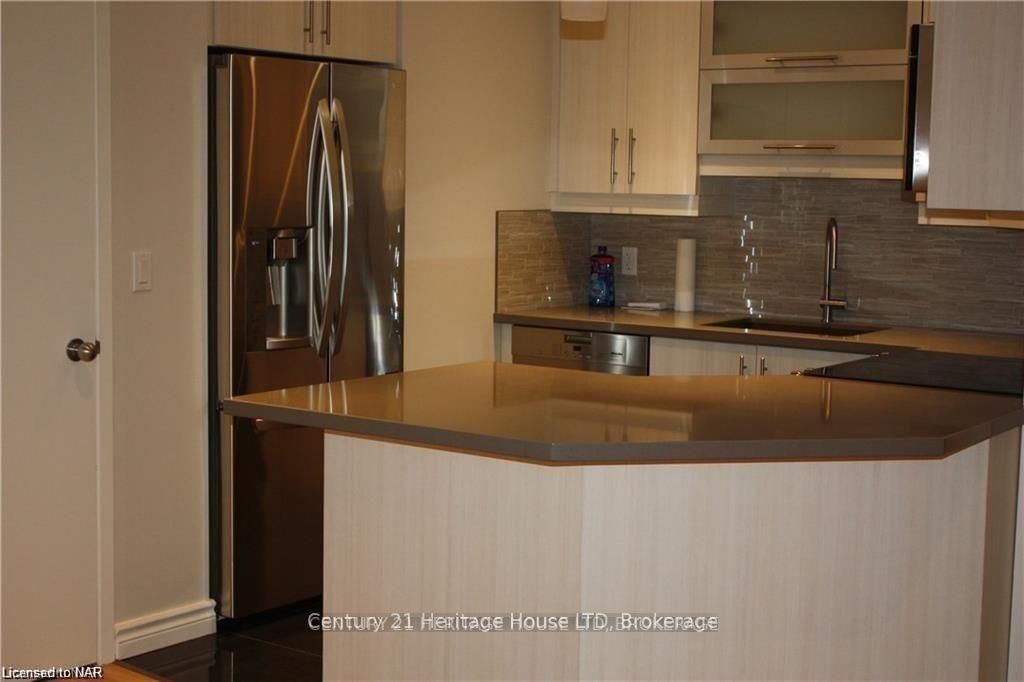238 Bertie Street 2, Fort Erie, ON L2A 1Z3 photo 3