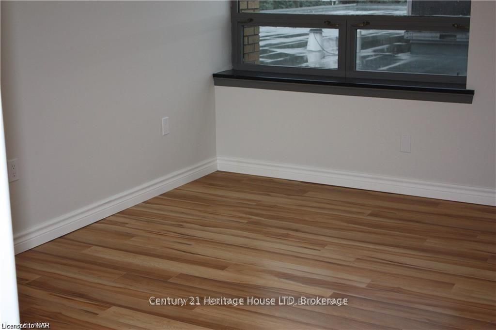 238 Bertie Street 2, Fort Erie, ON L2A 1Z3 photo 5