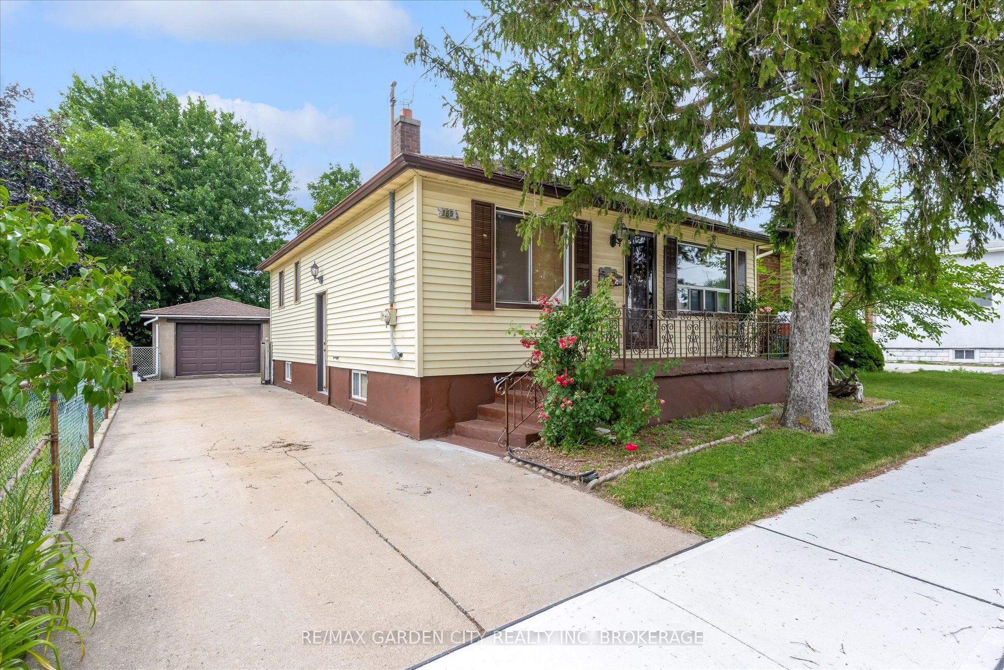 165 Pine Street S, Thorold, ON L2V 3M5