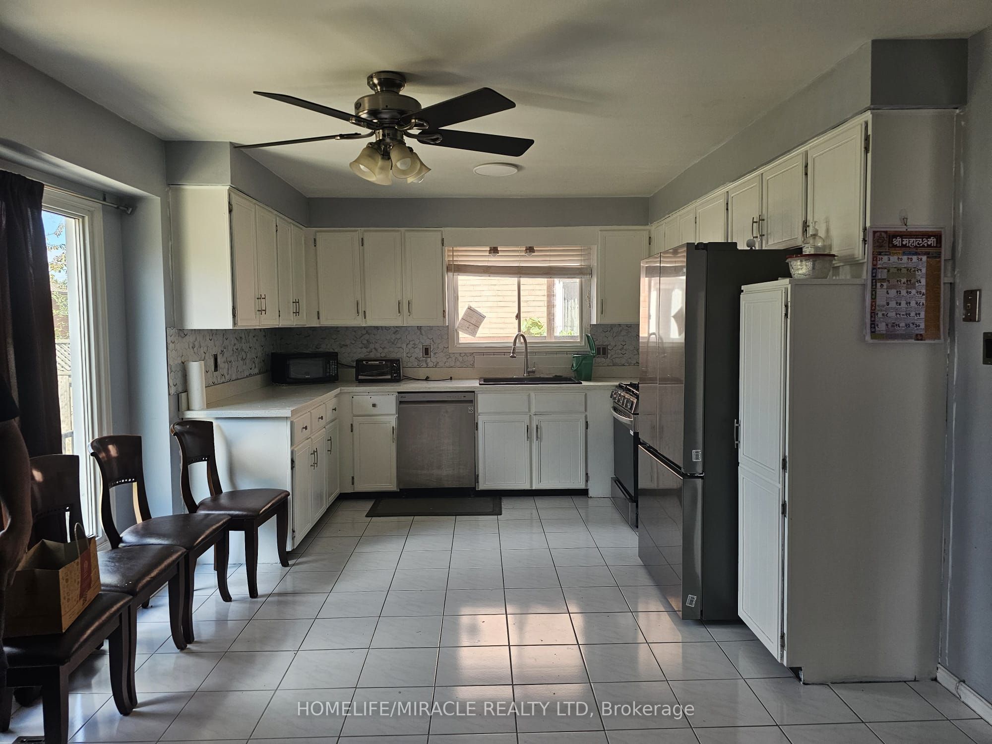 19 Glenayr Street, Hamilton, ON L9C 7C1
