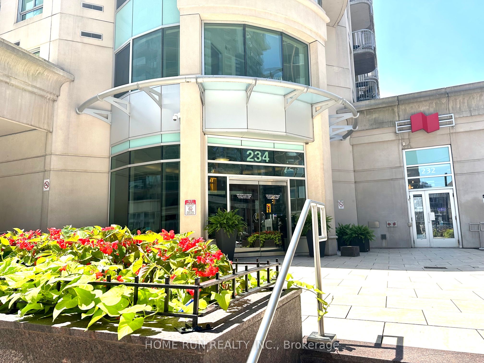 234 Rideau Street 407, Lower Town - Sandy Hill, ON K1N 0A9 photo 2