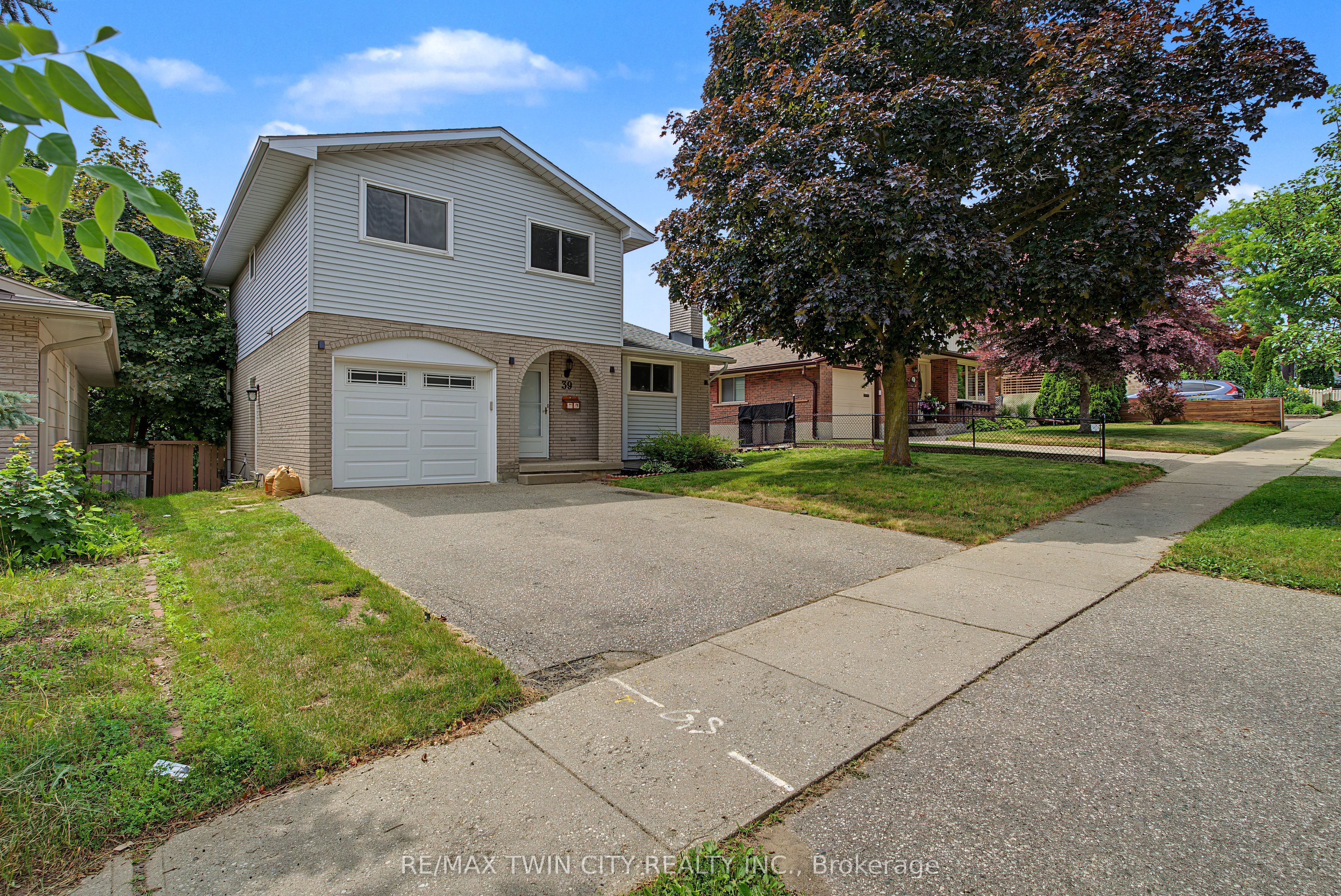 39 Southwood Drive, Kitchener, ON N2E 2E6 photo 2