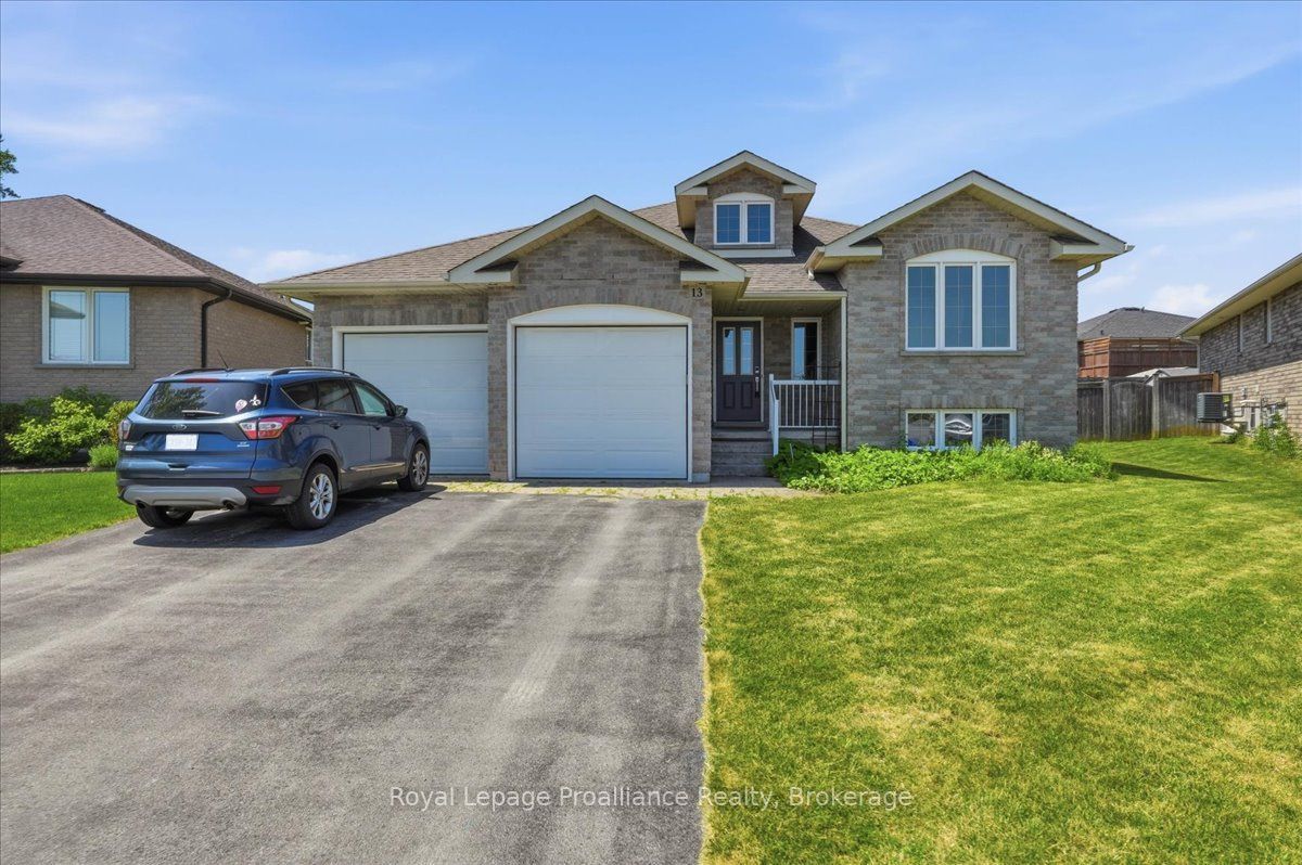 13 Freedom Crescent, Quinte West, ON K8V 0C1