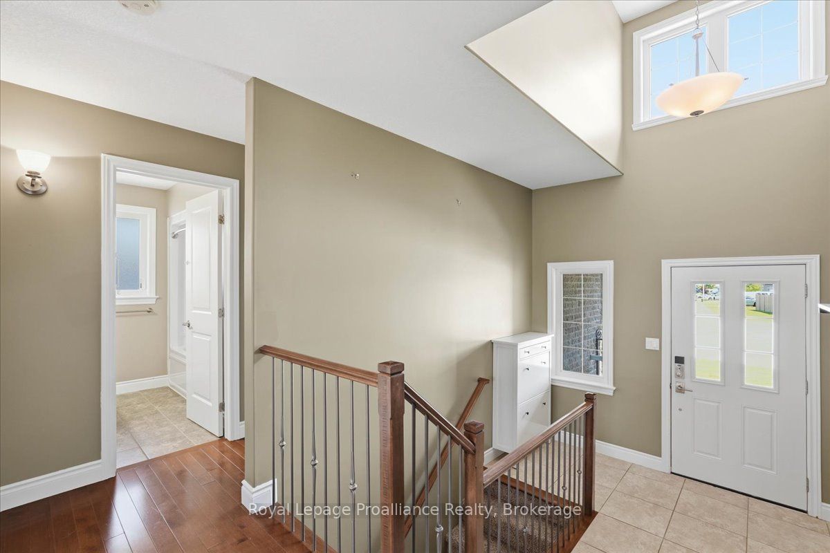 13 Freedom Crescent, Quinte West, ON K8V 0C1 photo 5