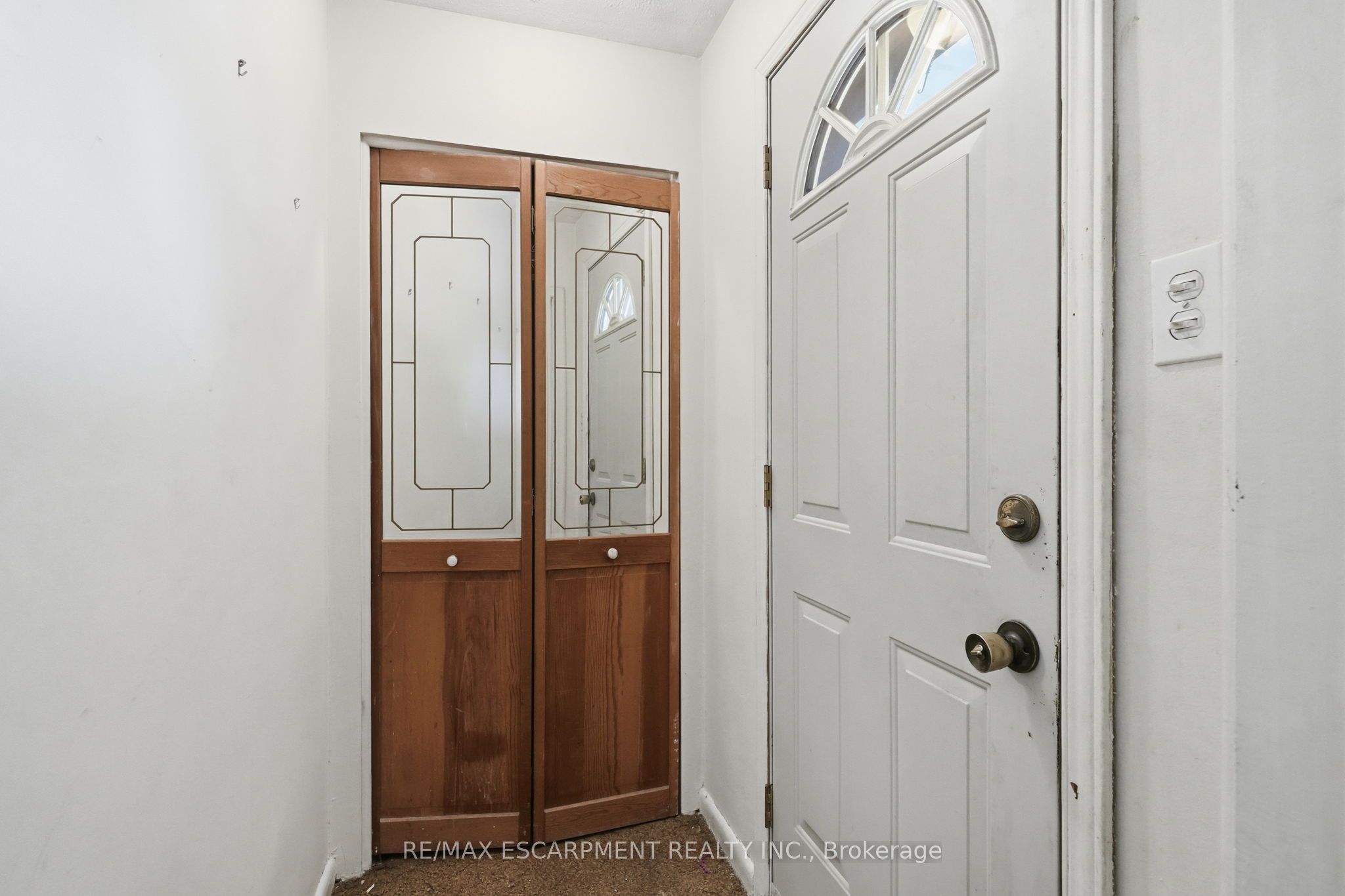 34 Eaton Place, Hamilton, ON L8H 1N7 photo 3