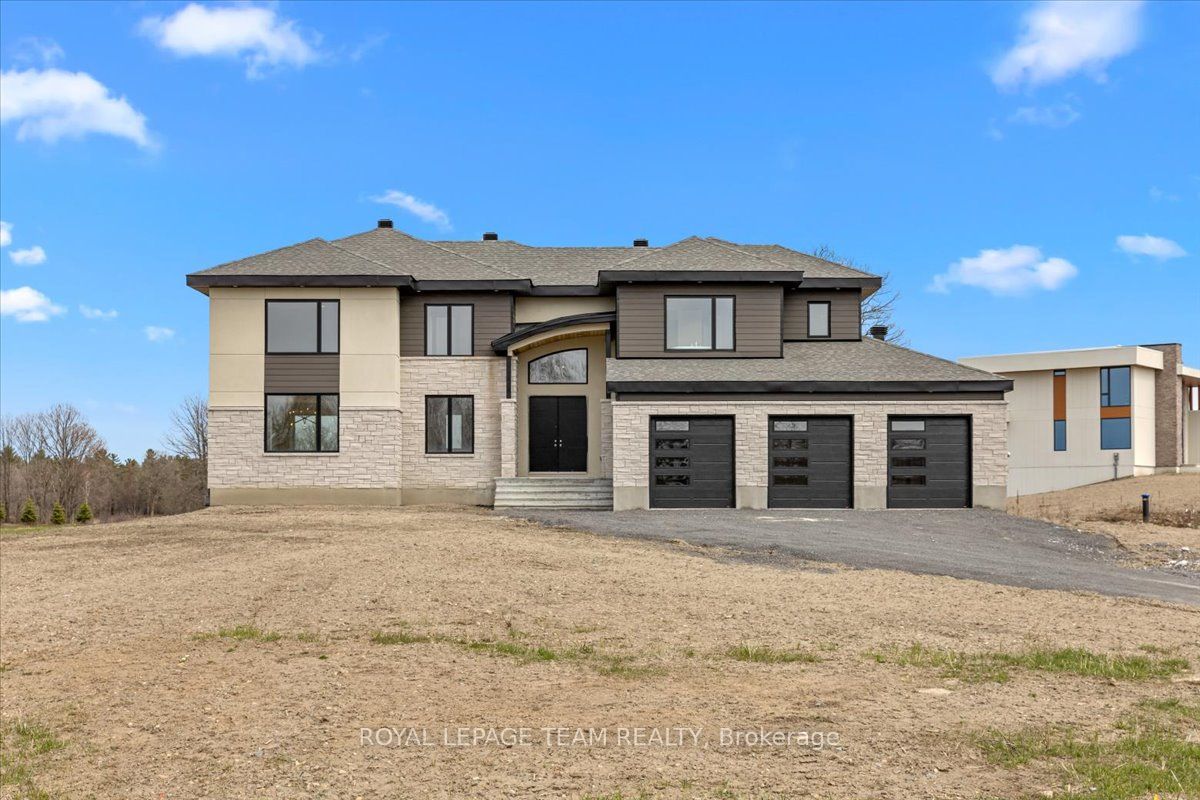 72 Synergy Way, Kanata, ON K2W 0K3