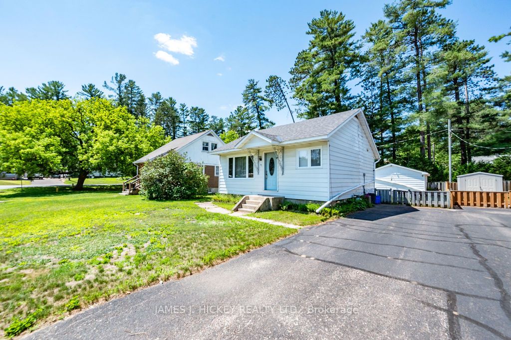 47 Wolfe Avenue, Deep River, ON K0J 1P0