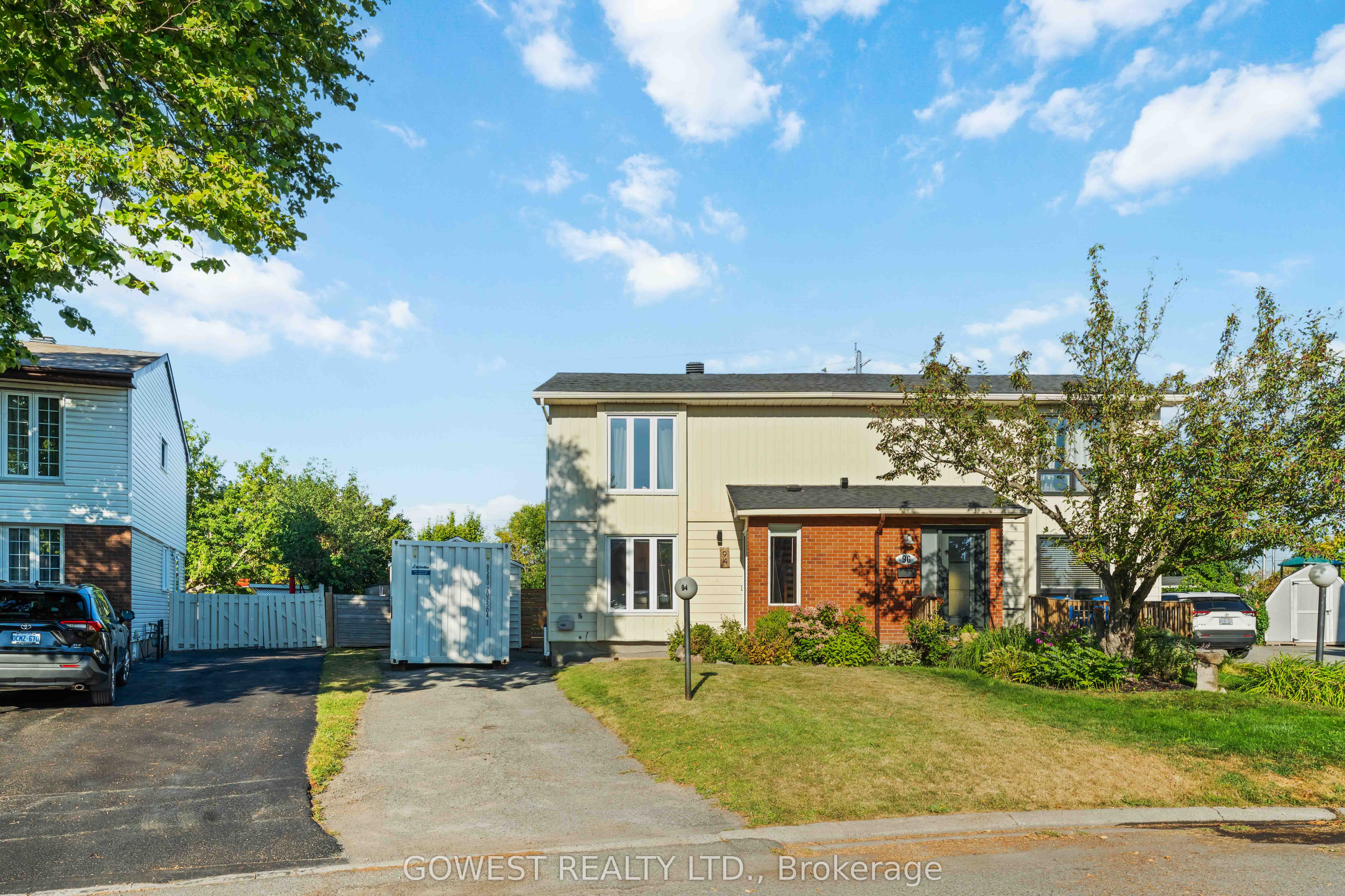 94 Fieldgate Drive, Barrhaven, ON K2J 1T9