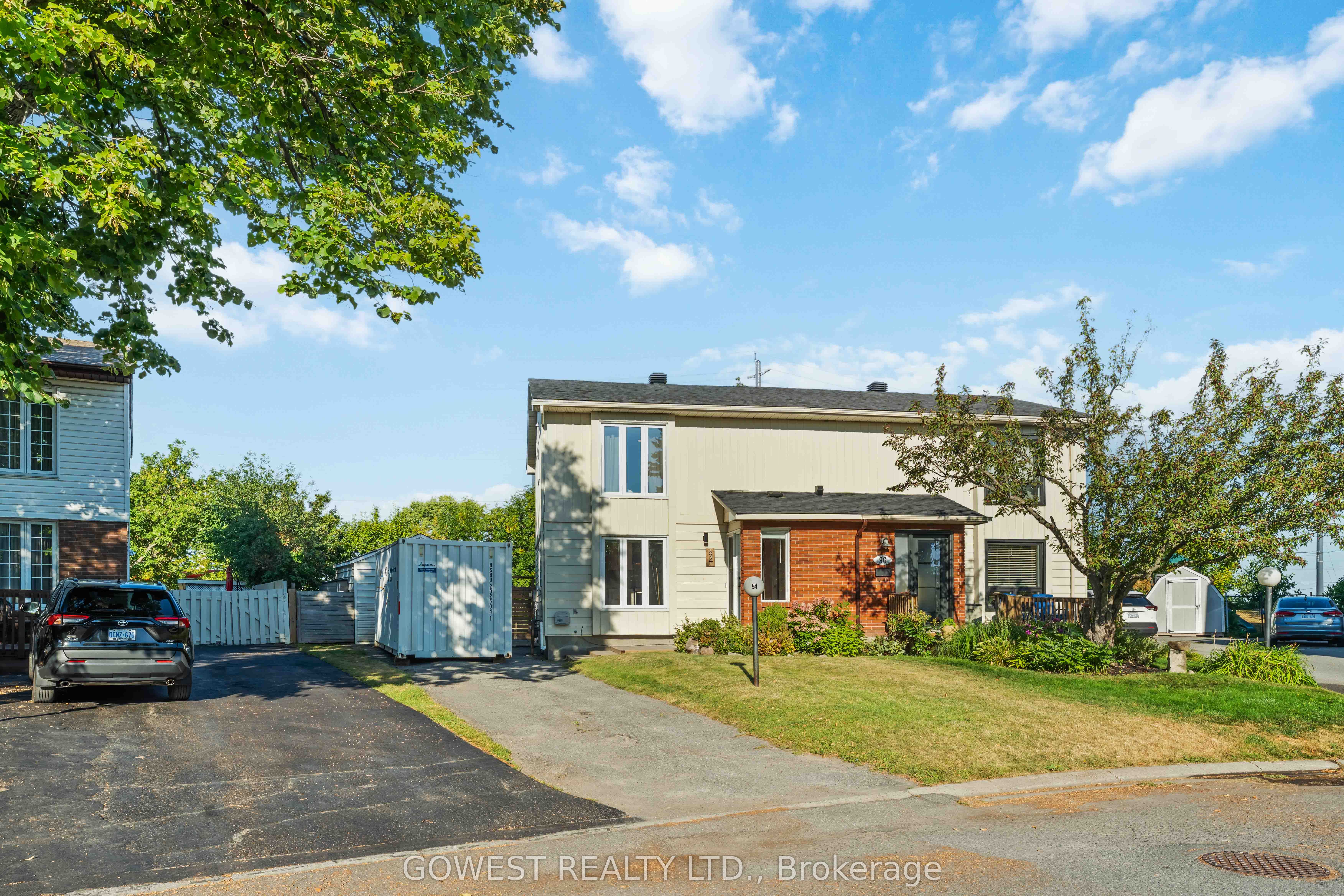 94 Fieldgate Drive, Barrhaven, ON K2J 1T9 photo 3