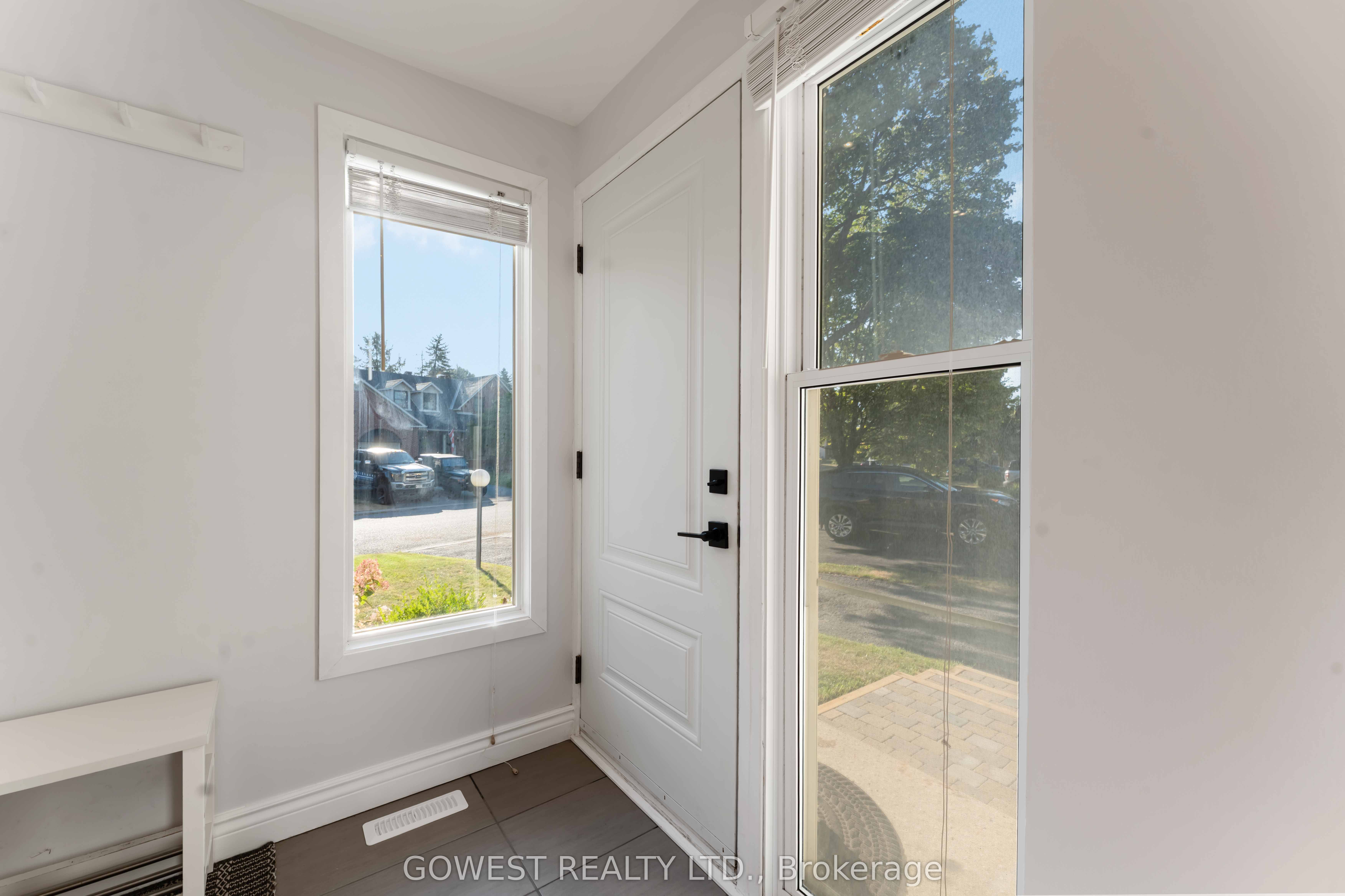 94 Fieldgate Drive, Barrhaven, ON K2J 1T9 photo 4