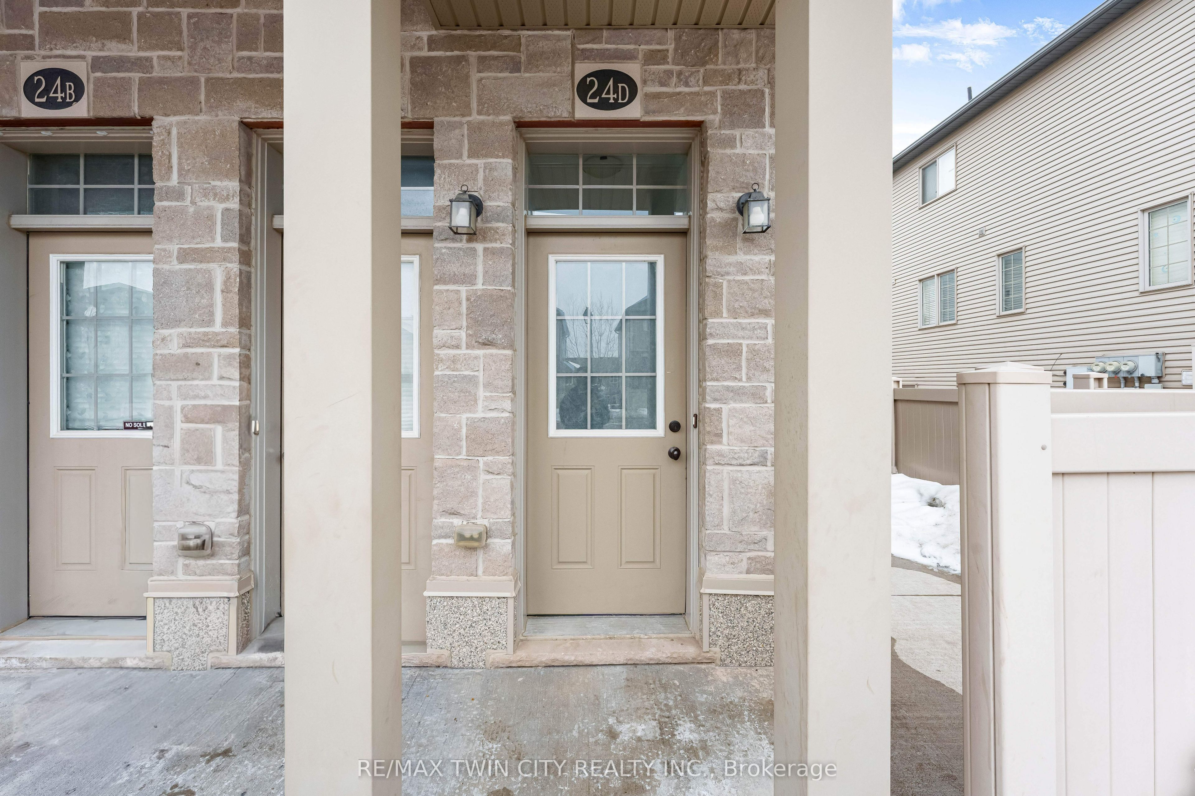 388 Old Huron Road 24D, Kitchener, ON N2R 0J5 photo 3