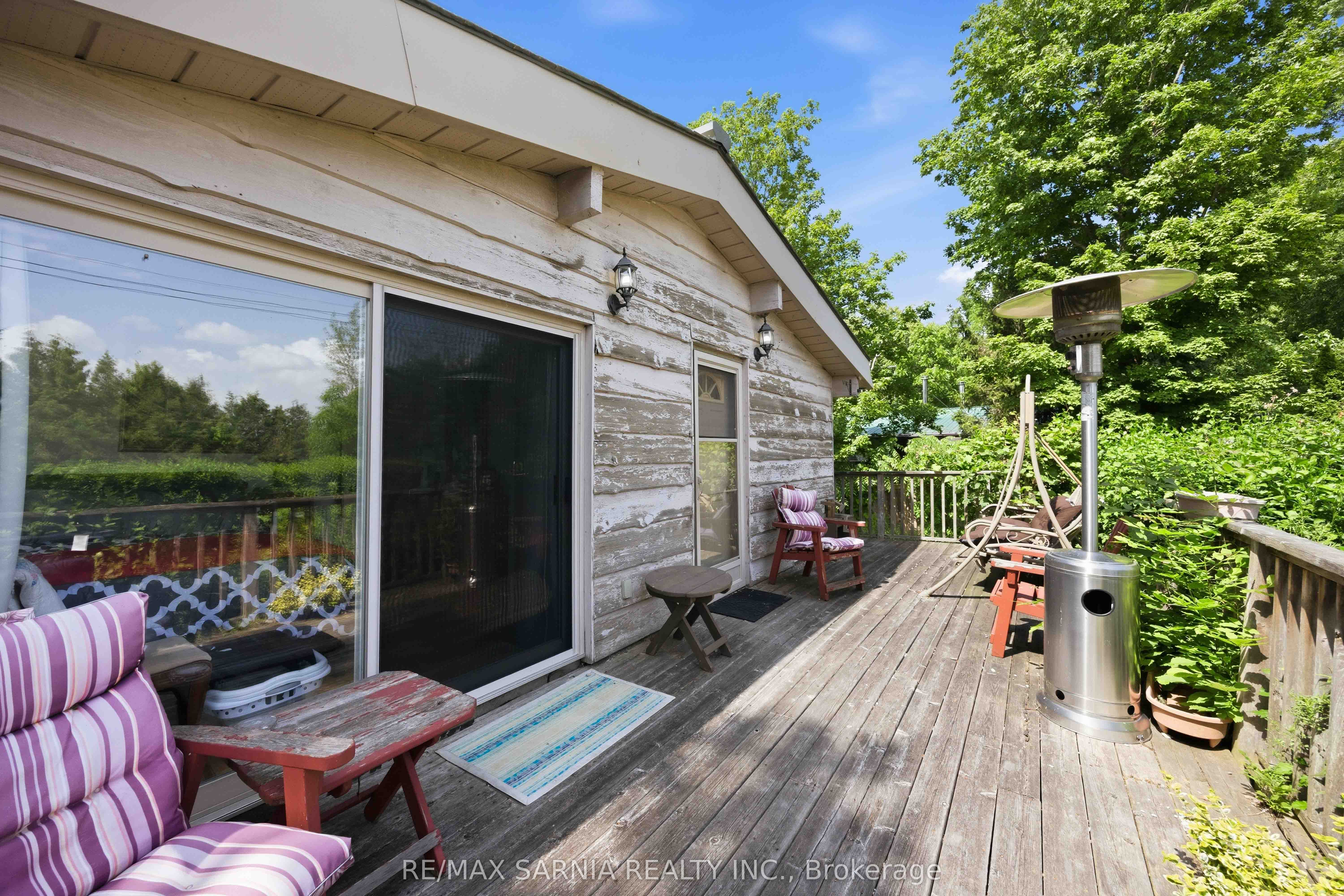 5496 Huron View Avenue, Lambton Shores, ON N0N 1J7 photo 5