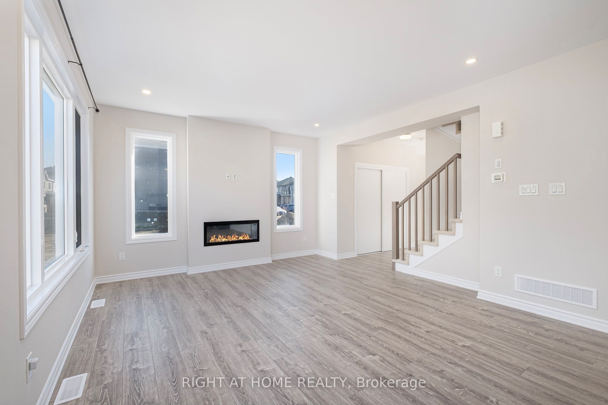 332 Peninsula Road, Barrhaven, ON K2J 7L3 photo 3