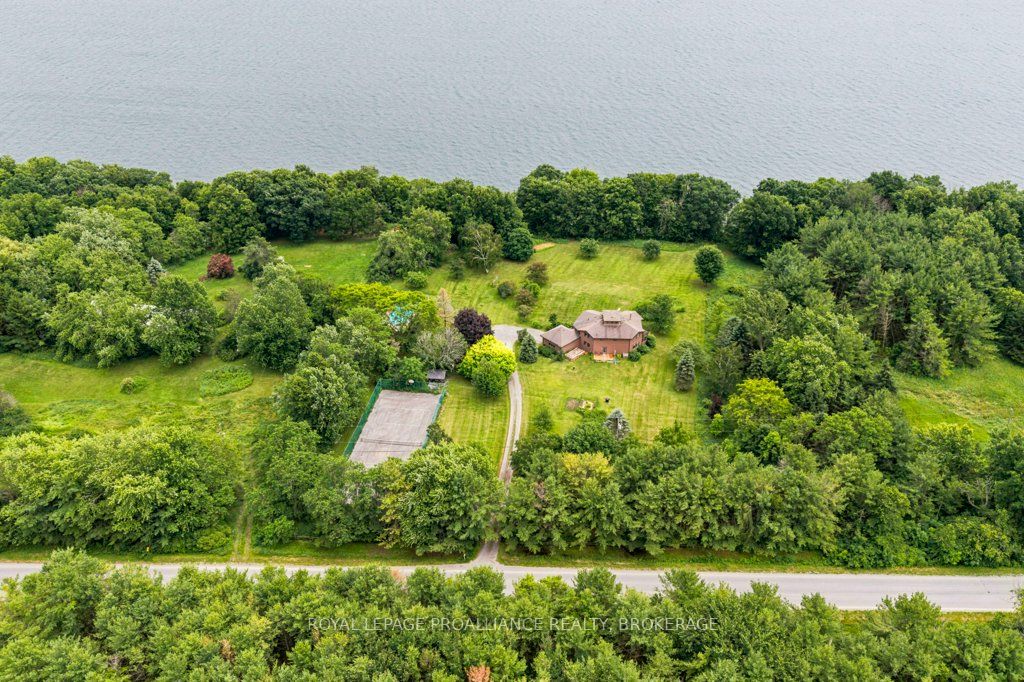 2576 Howe Island Drive, Frontenac Islands, ON K7G 2V6 photo 3