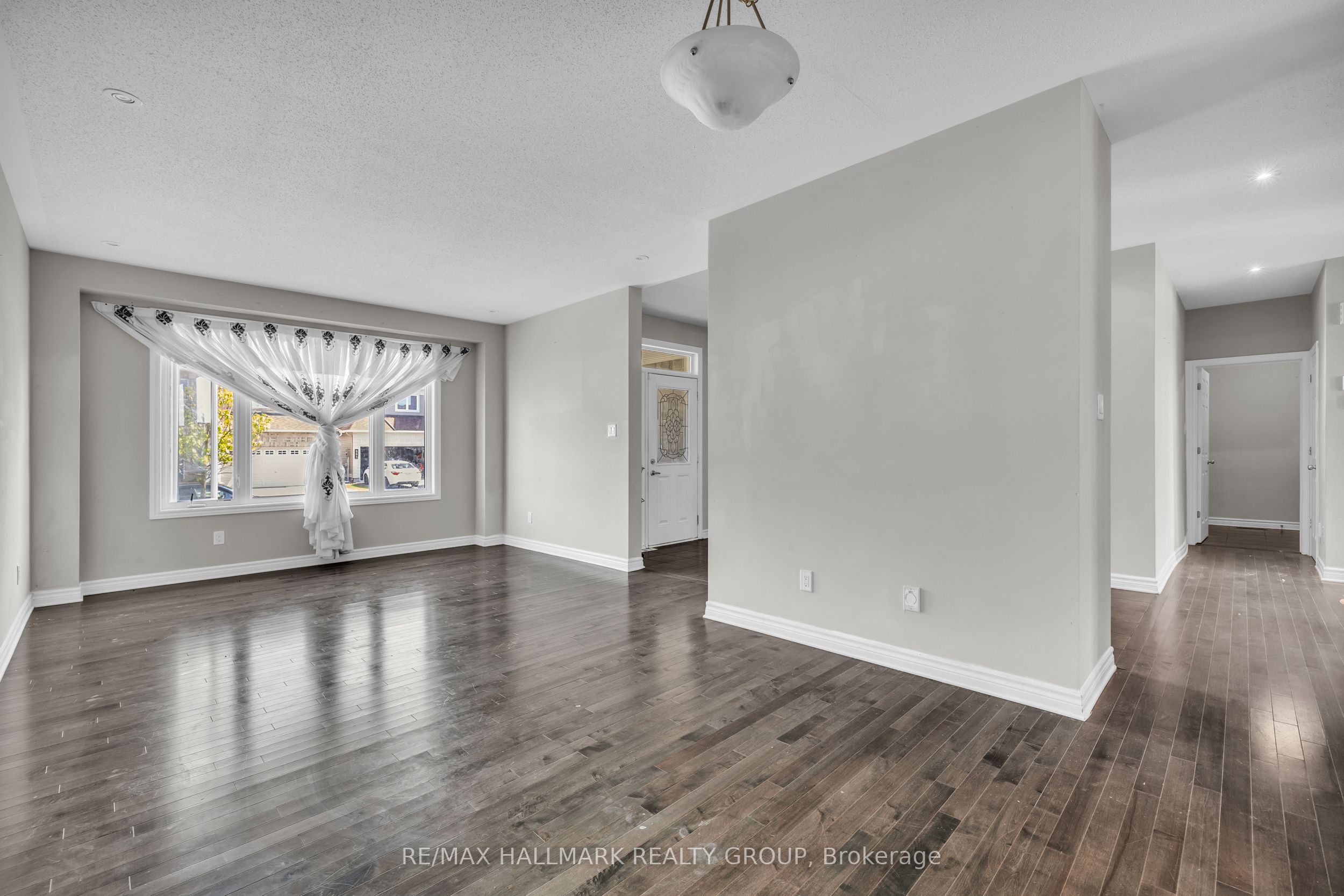 254 Terrapin Terrace, Orleans - Cumberland and Area, ON K4A 0W2 photo 4