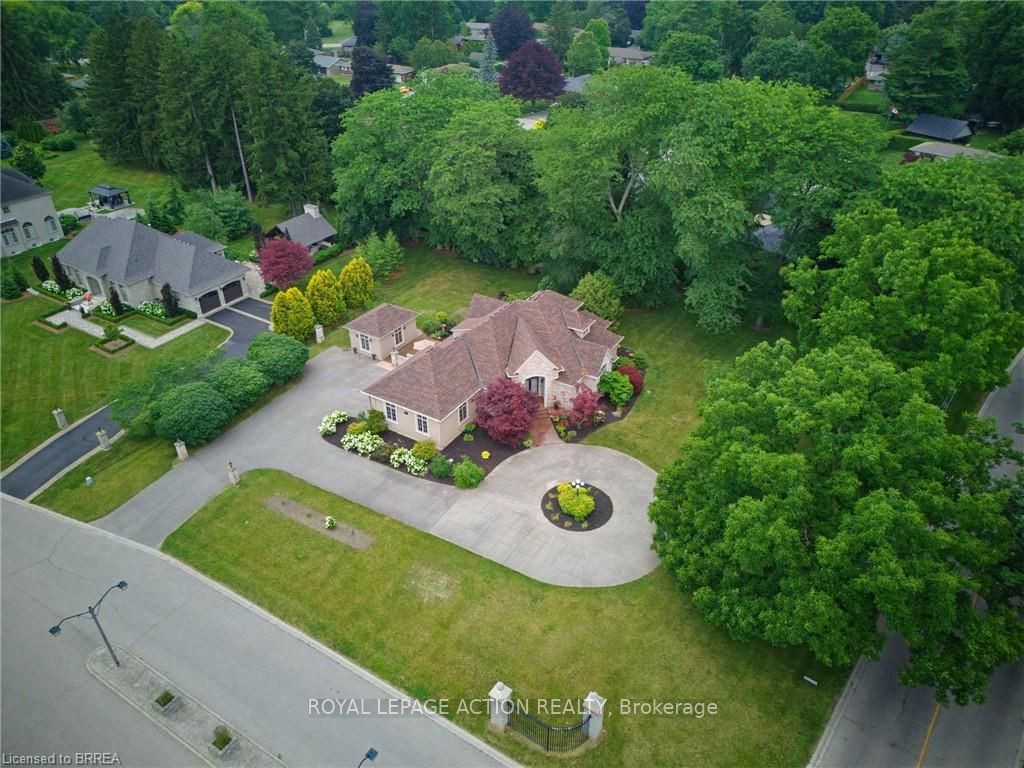 1 Rue Chateaux Terrace, Brantford, ON N3T 6N7
